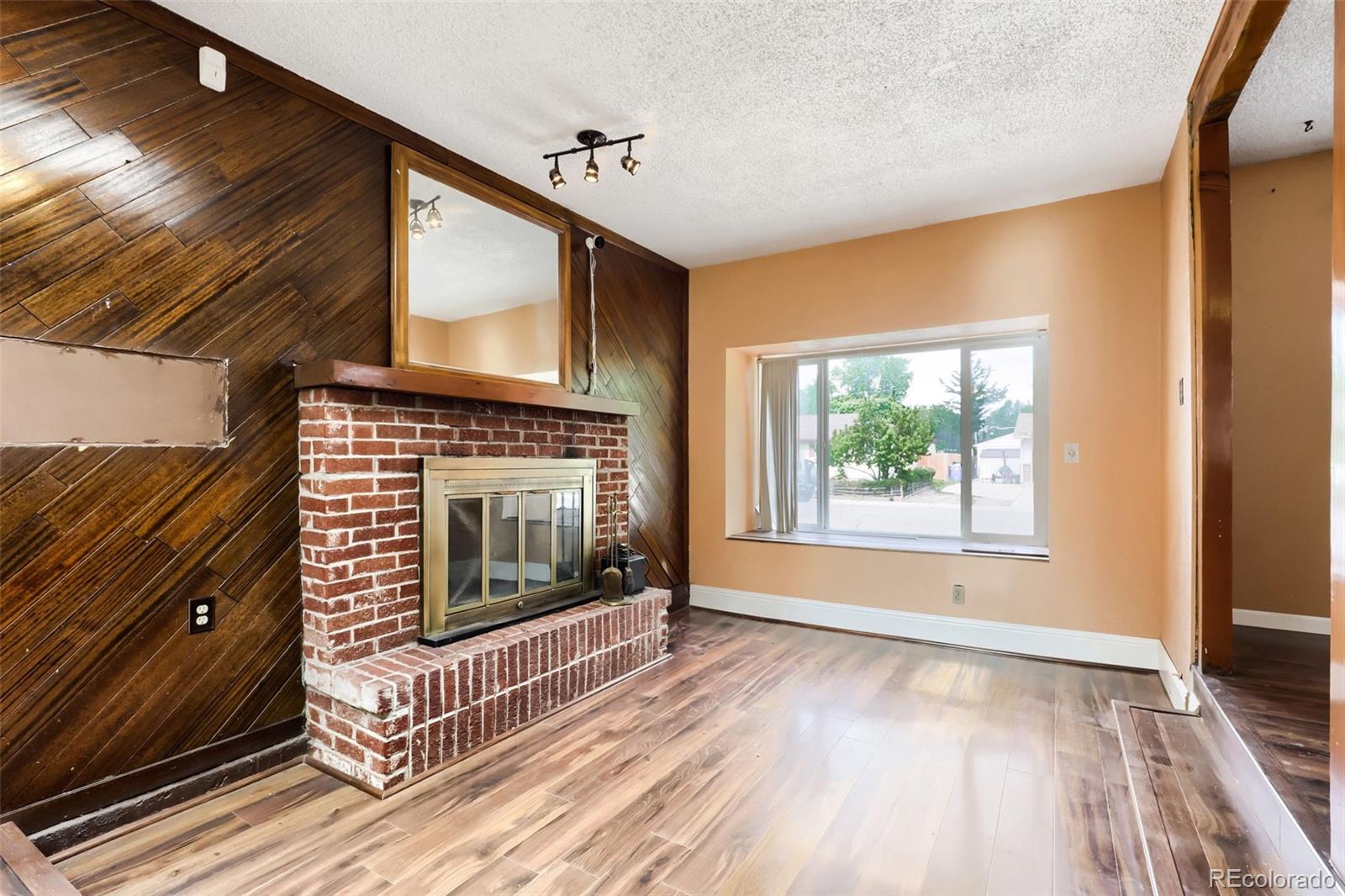 MLS Image #4 for 904 s macon street,aurora, Colorado