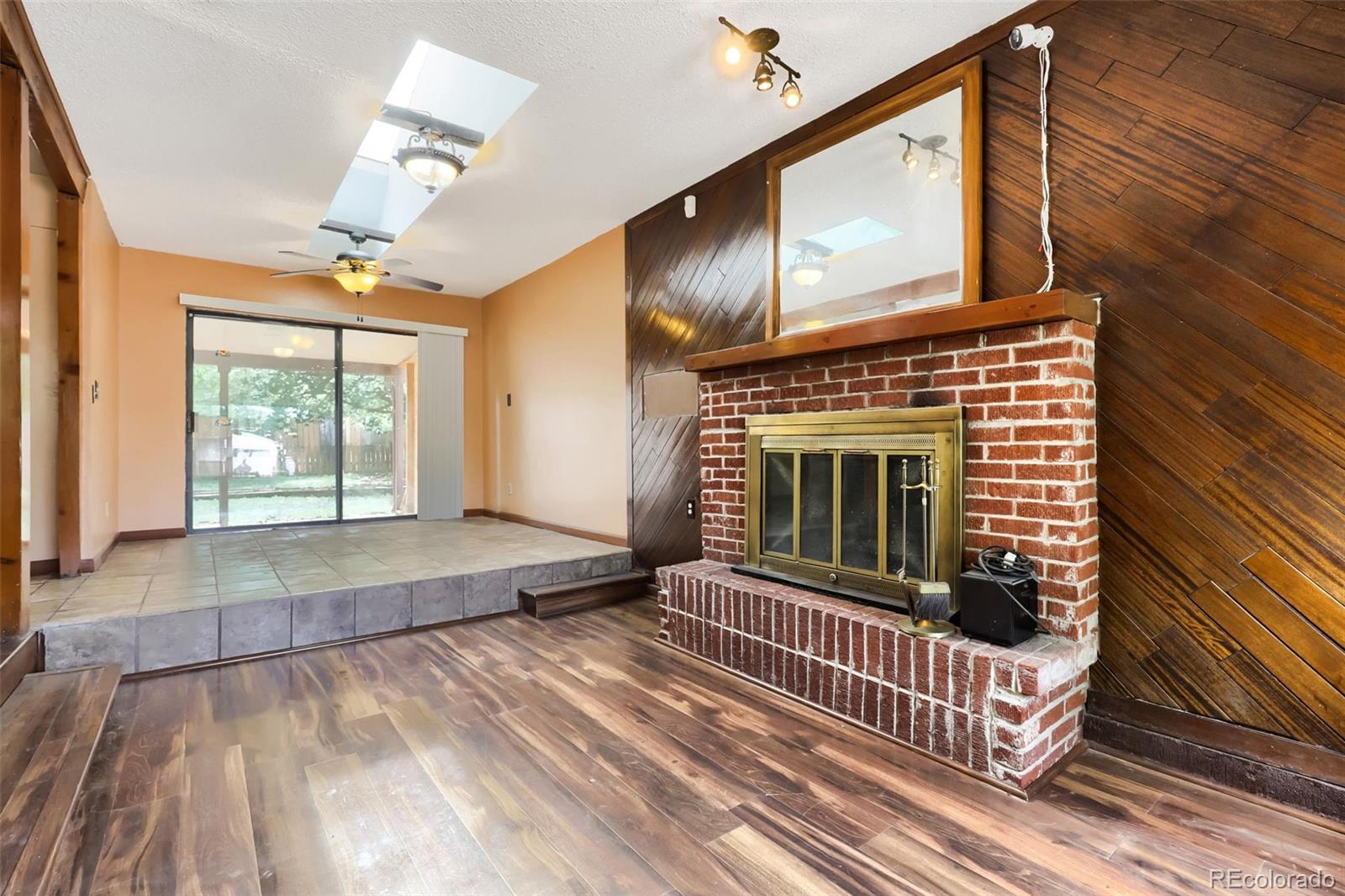 MLS Image #5 for 904 s macon street,aurora, Colorado