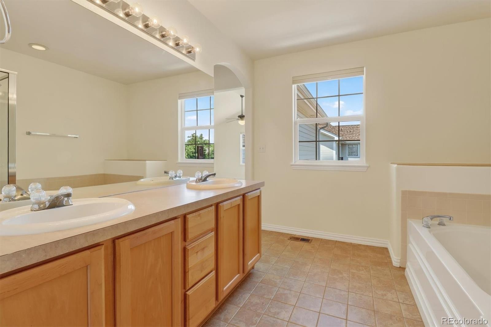 MLS Image #17 for 8300 e fairmount drive nn102,denver, Colorado