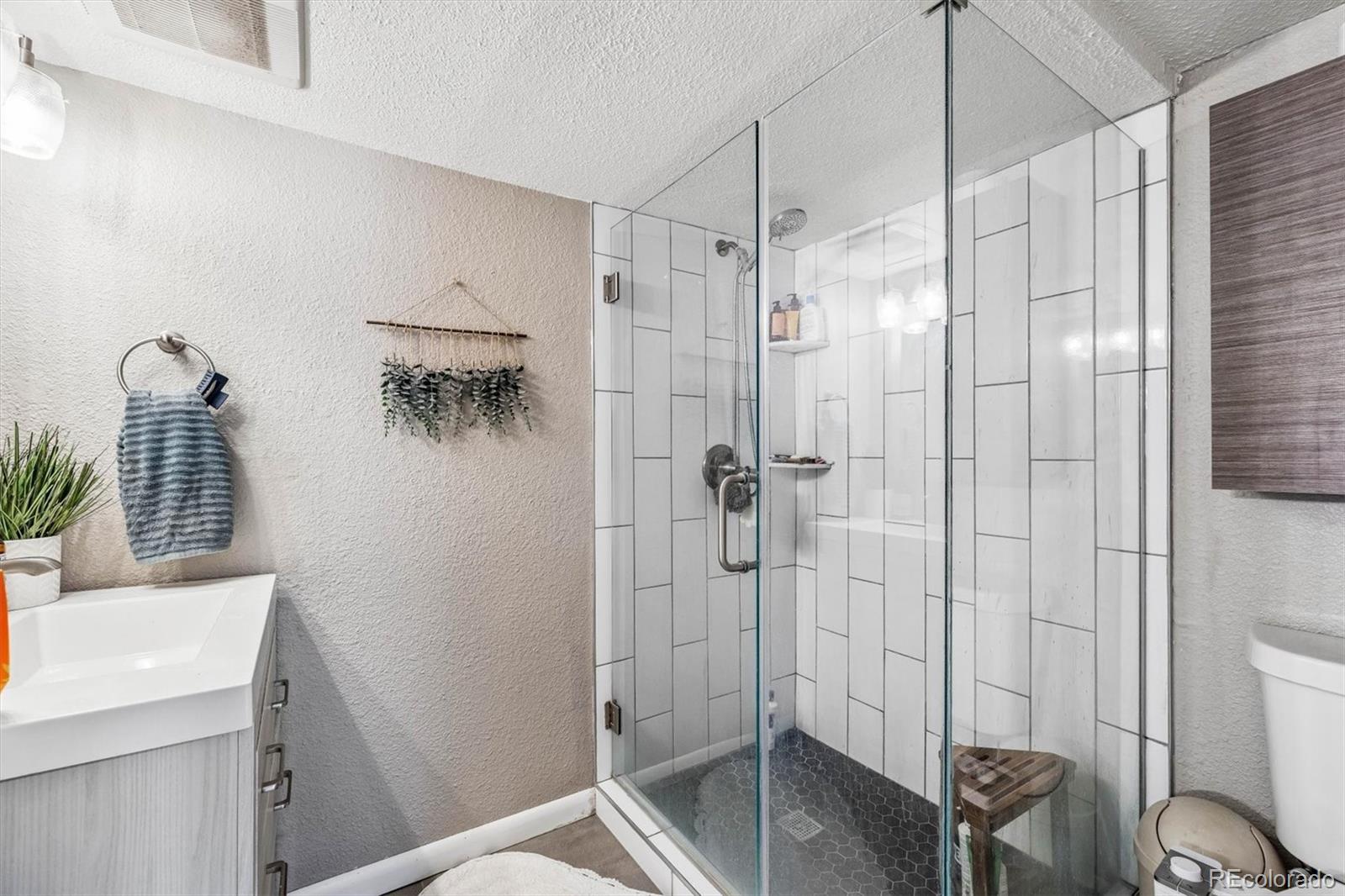 MLS Image #21 for 4053 s lincoln street,englewood, Colorado