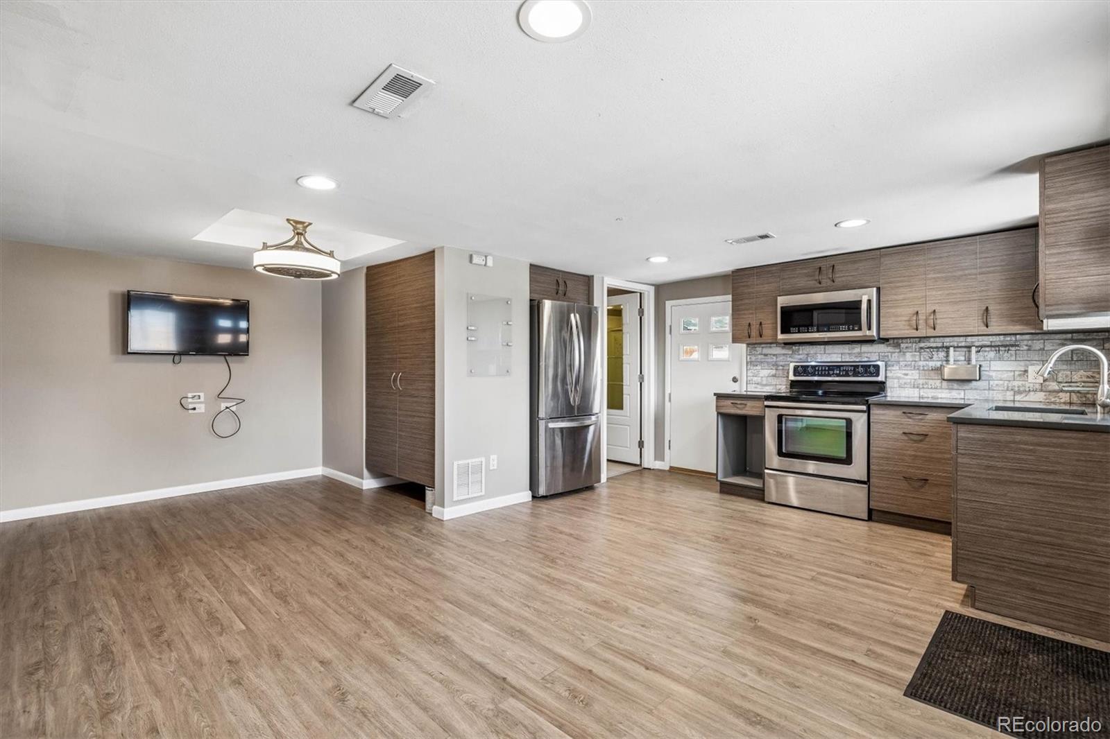 MLS Image #27 for 4053 s lincoln street,englewood, Colorado