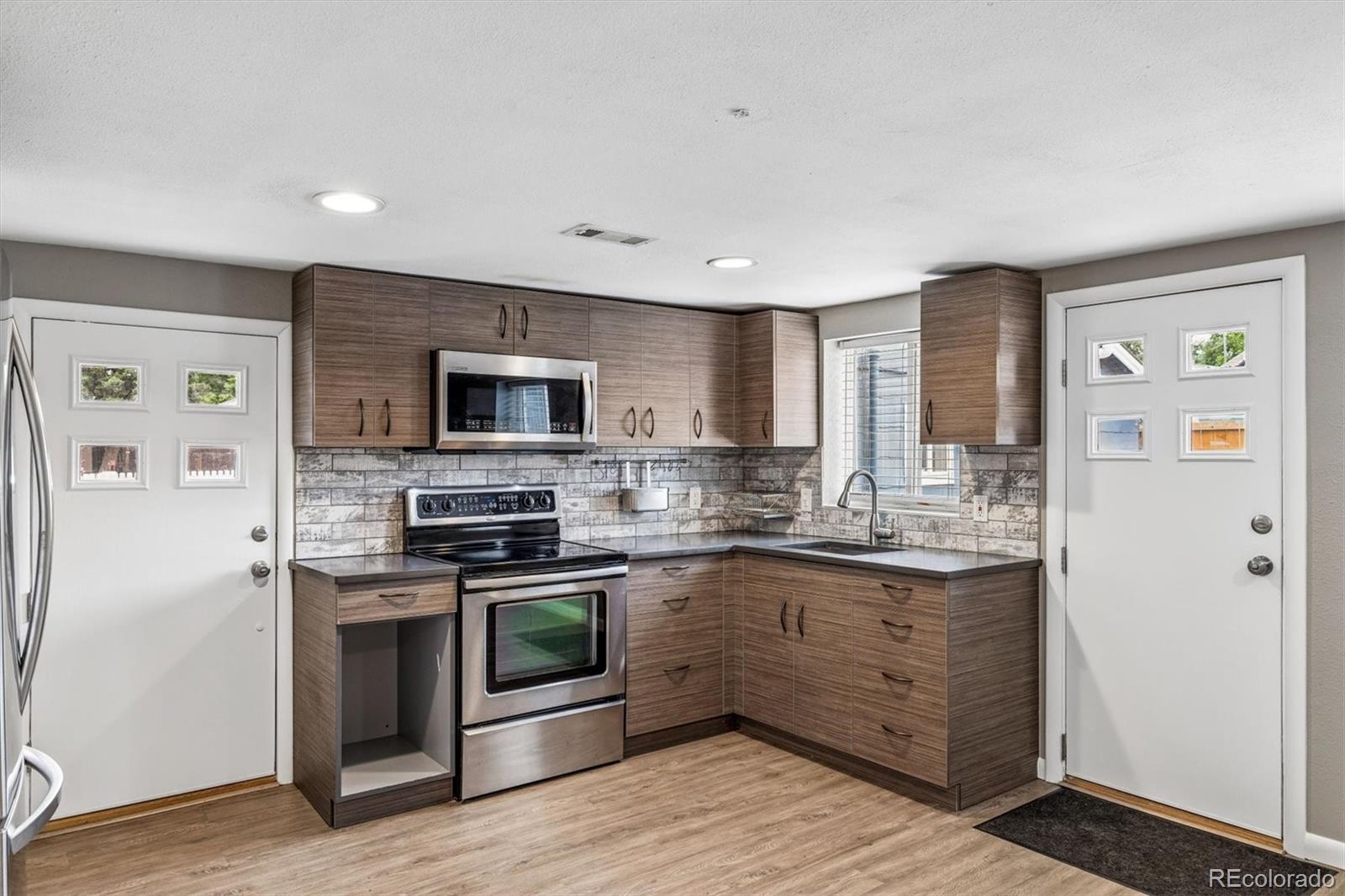 MLS Image #29 for 4053 s lincoln street,englewood, Colorado