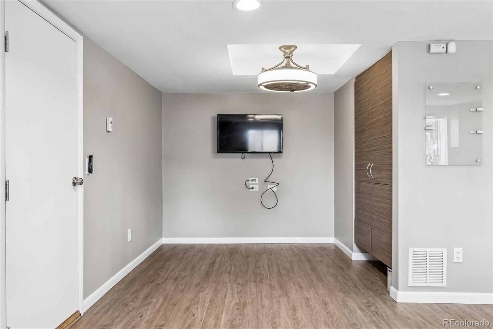 MLS Image #32 for 4053 s lincoln street,englewood, Colorado