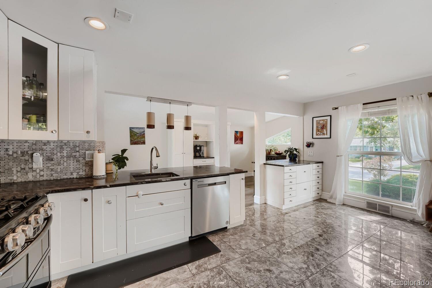 MLS Image #10 for 1265 s grape street,denver, Colorado