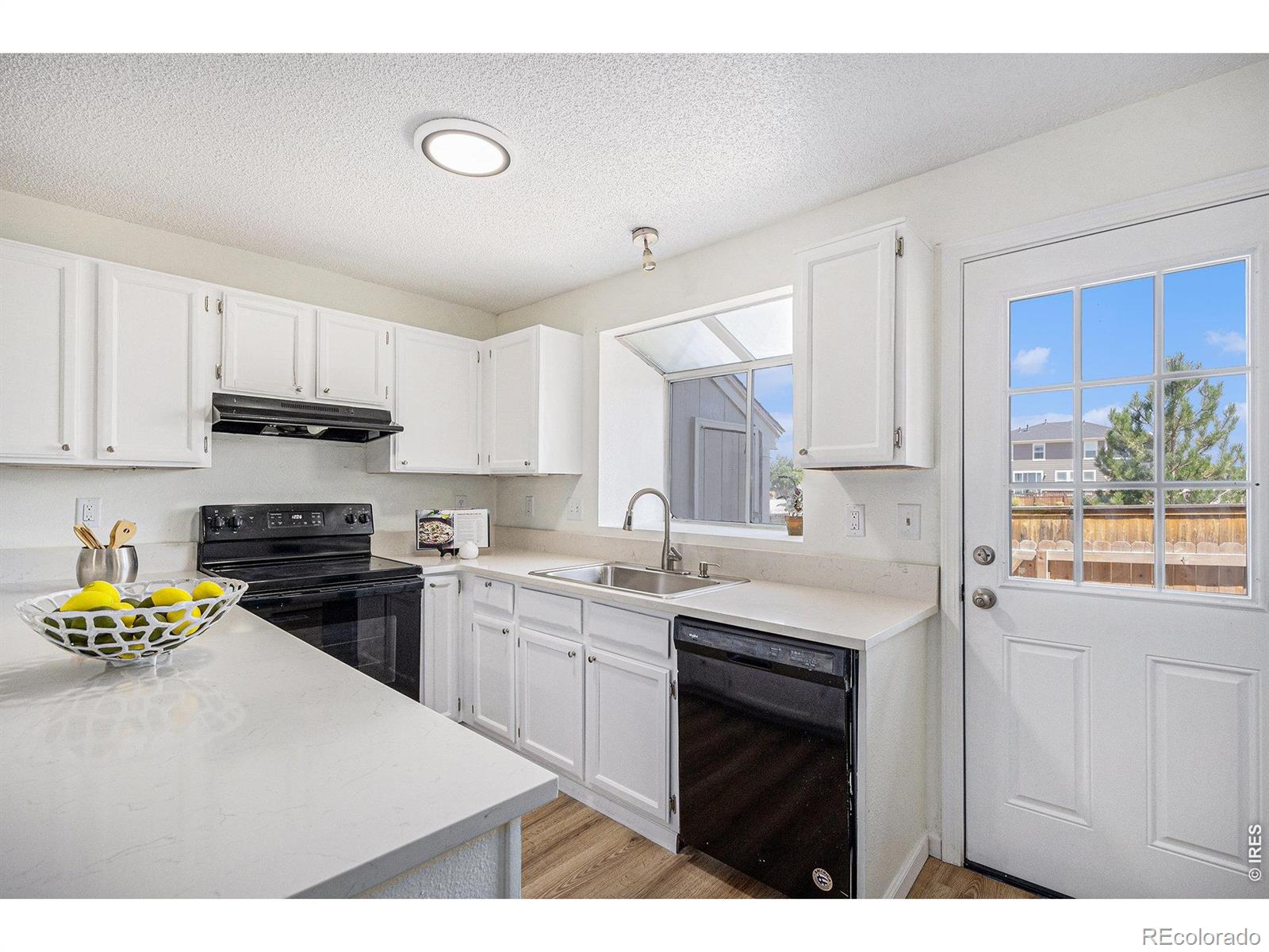 MLS Image #6 for 1100 s waco street,aurora, Colorado