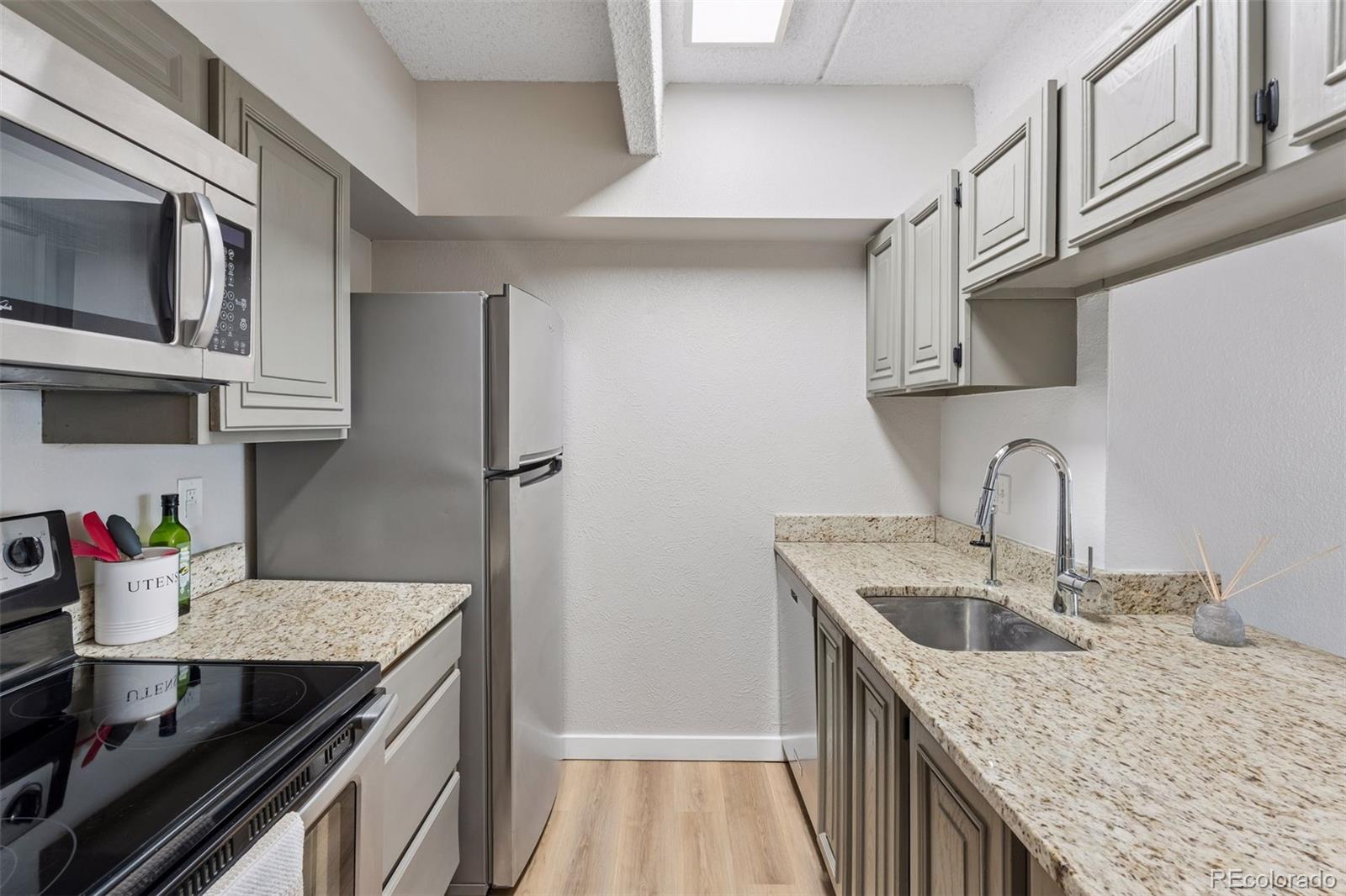 MLS Image #11 for 777 n washington street,denver, Colorado
