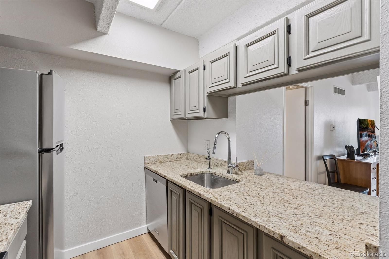 MLS Image #13 for 777 n washington street,denver, Colorado