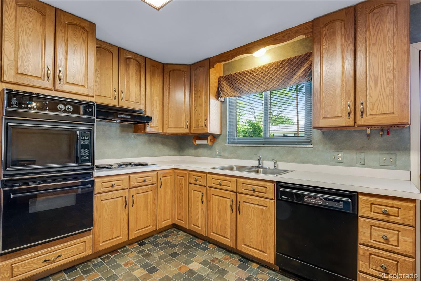 MLS Image #14 for 10903  bannock street,northglenn, Colorado