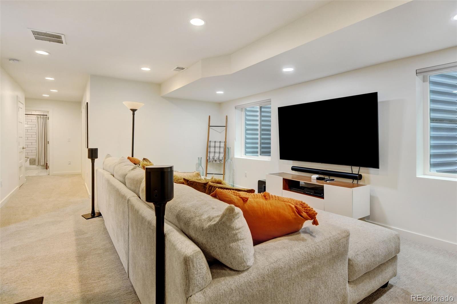 MLS Image #20 for 2596 s bannock street,denver, Colorado