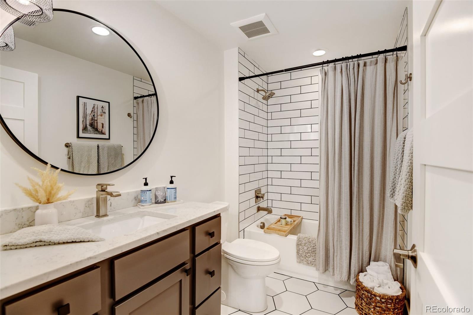 MLS Image #22 for 2596 s bannock street,denver, Colorado