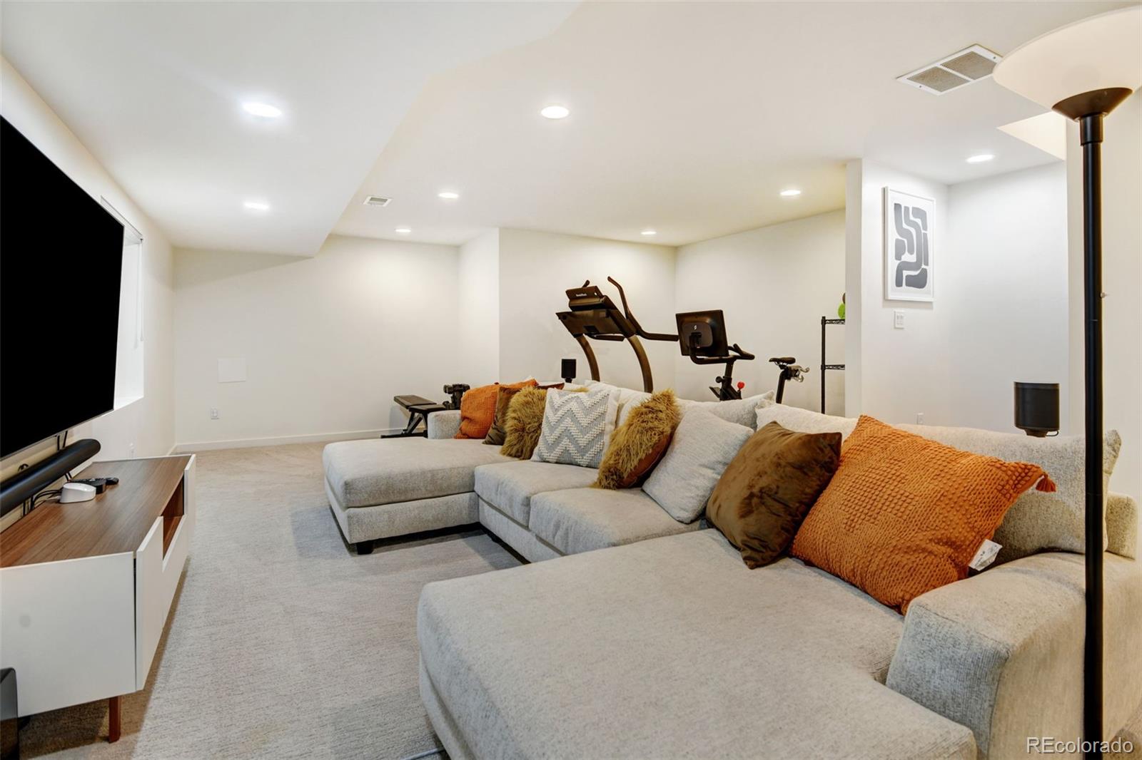 MLS Image #23 for 2596 s bannock street,denver, Colorado