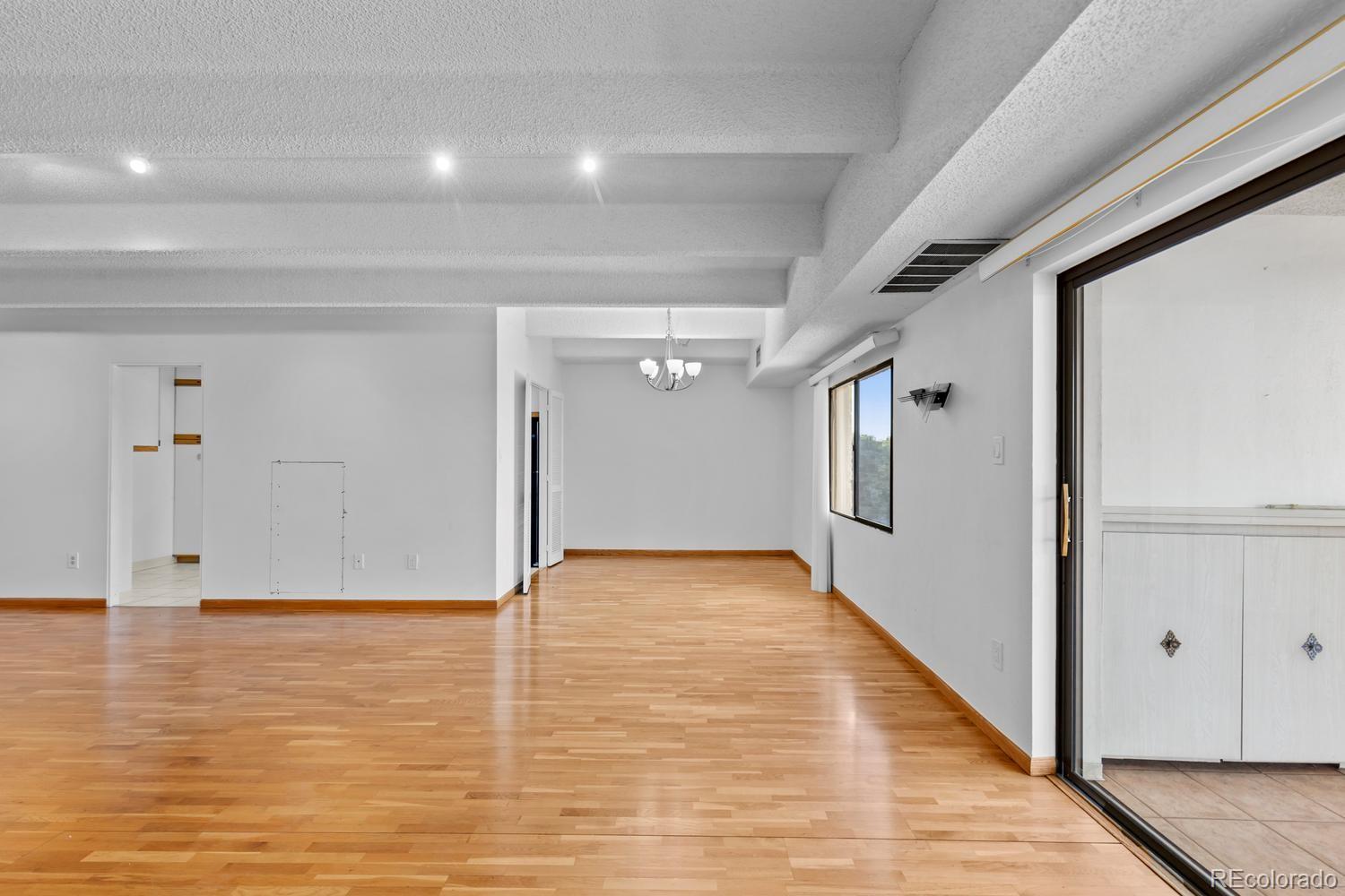 MLS Image #10 for 7877 e mississippi avenue,denver, Colorado