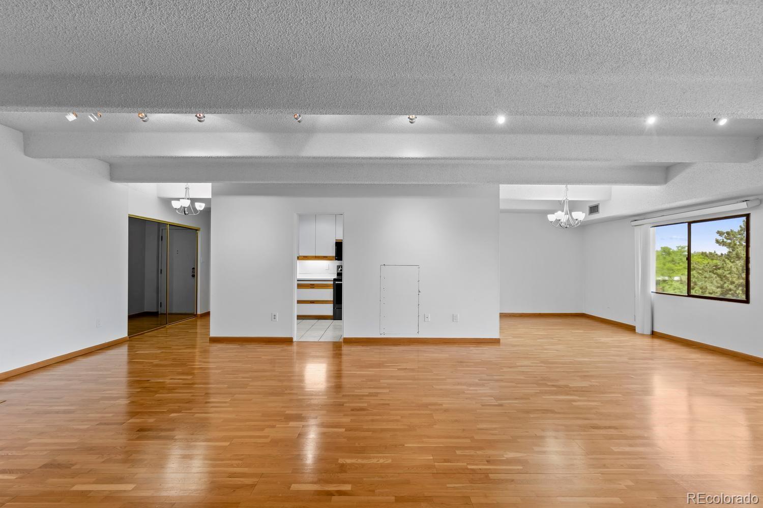 MLS Image #6 for 7877 e mississippi avenue,denver, Colorado