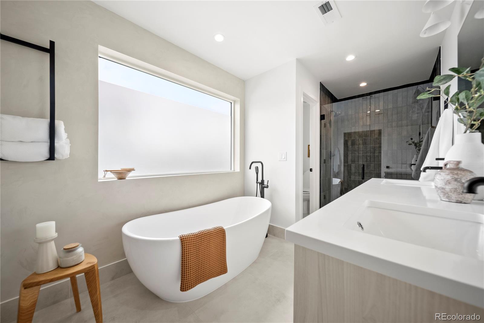 MLS Image #23 for 2357 s bannock street,denver, Colorado