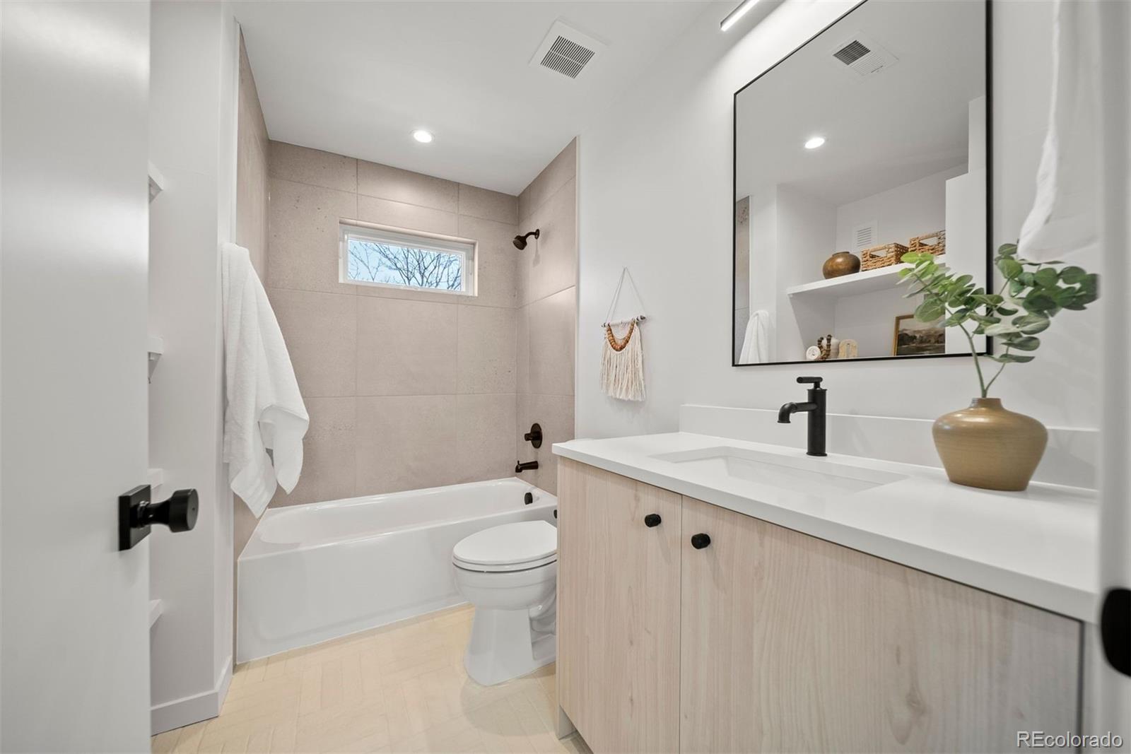 MLS Image #28 for 2357 s bannock street,denver, Colorado