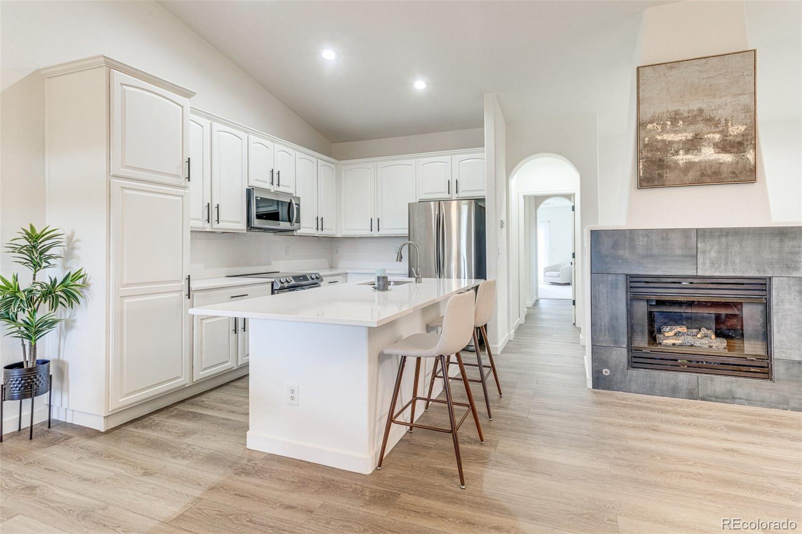 MLS Image #11 for 23043 e ontario drive,aurora, Colorado