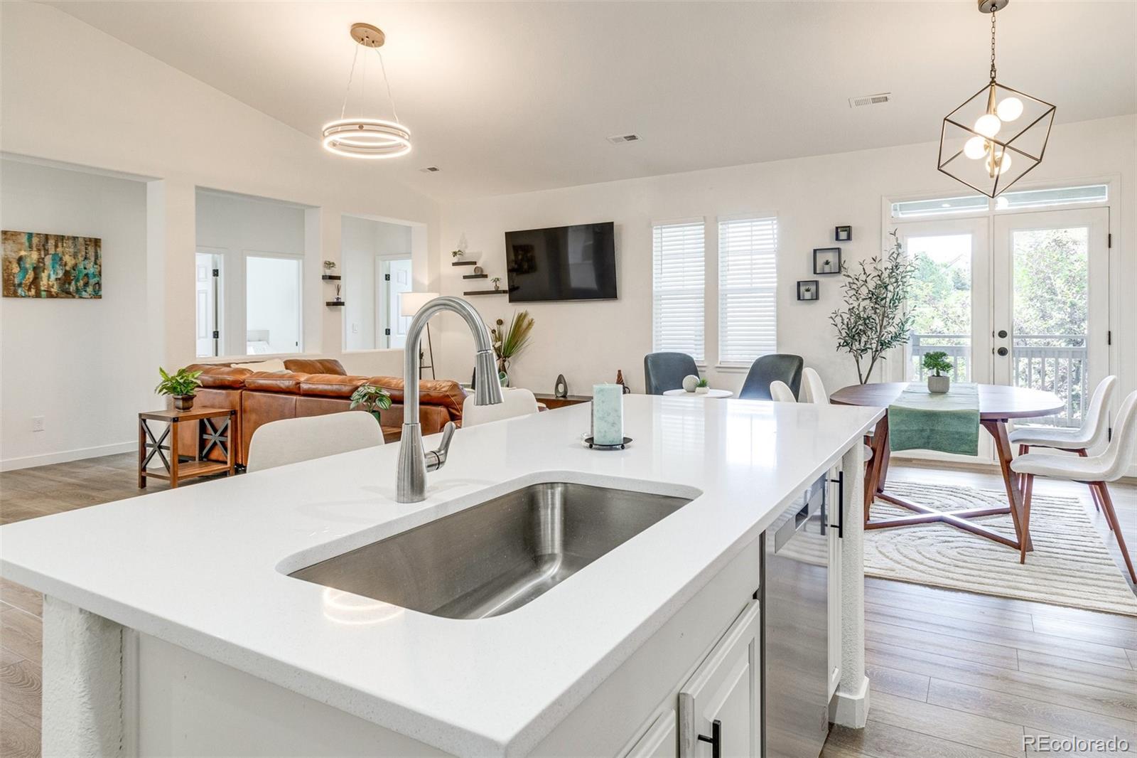 MLS Image #13 for 23043 e ontario drive,aurora, Colorado