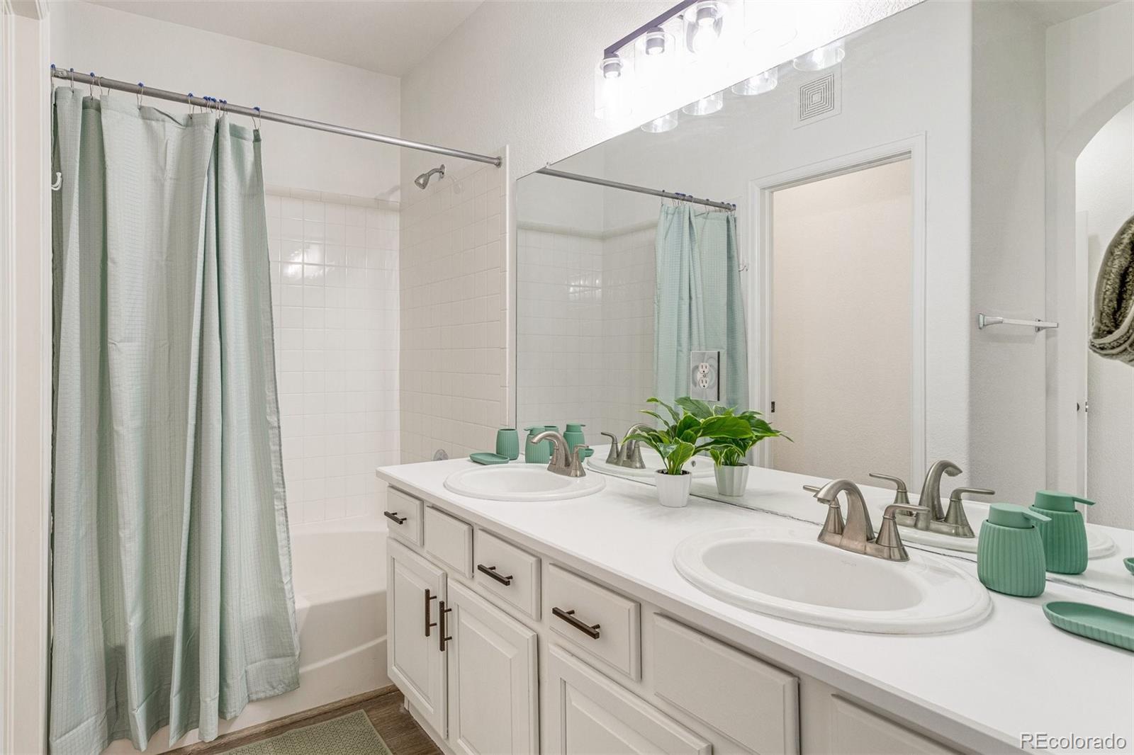 MLS Image #20 for 23043 e ontario drive,aurora, Colorado