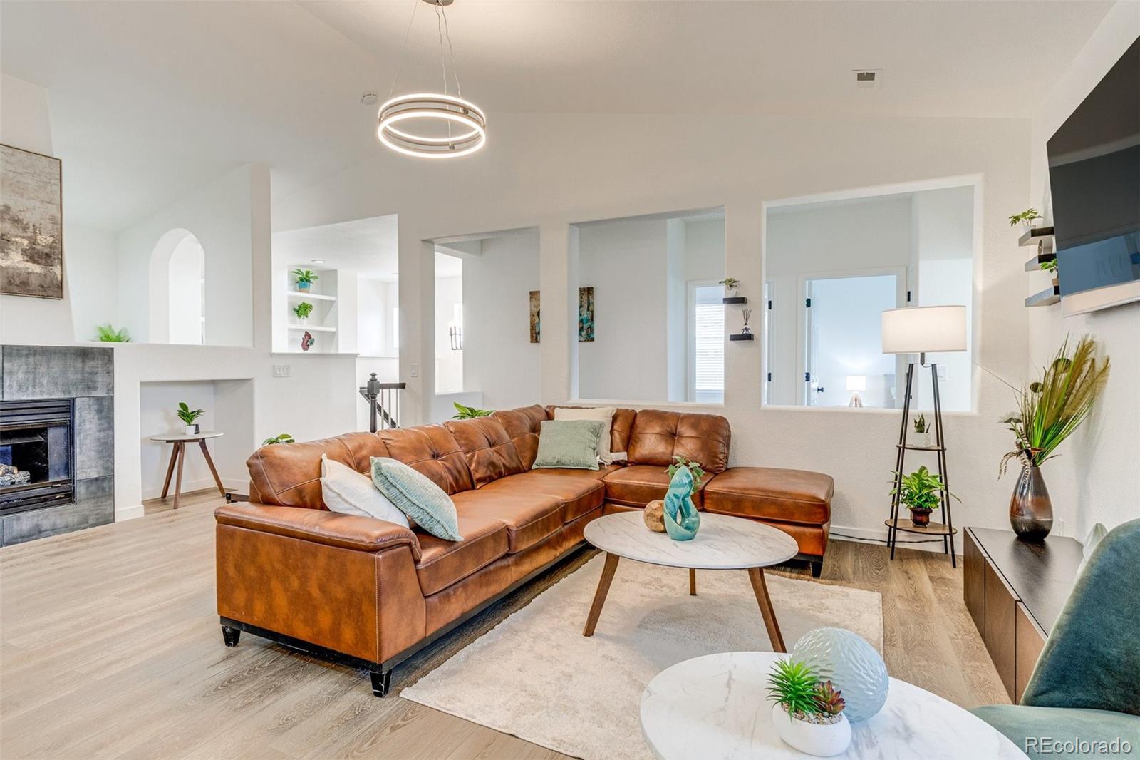 MLS Image #3 for 23043 e ontario drive,aurora, Colorado