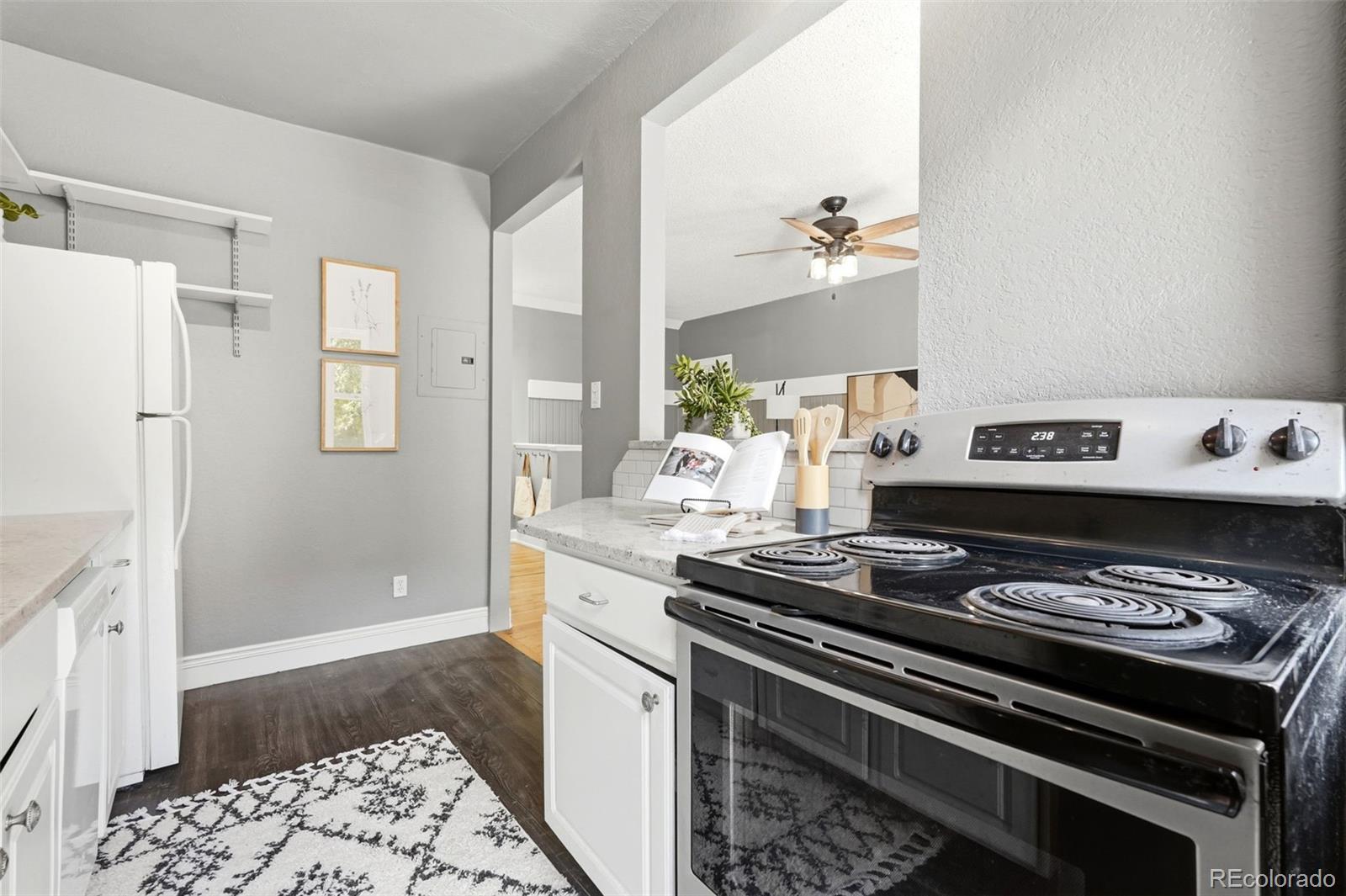 MLS Image #11 for 1376 n pearl street,denver, Colorado