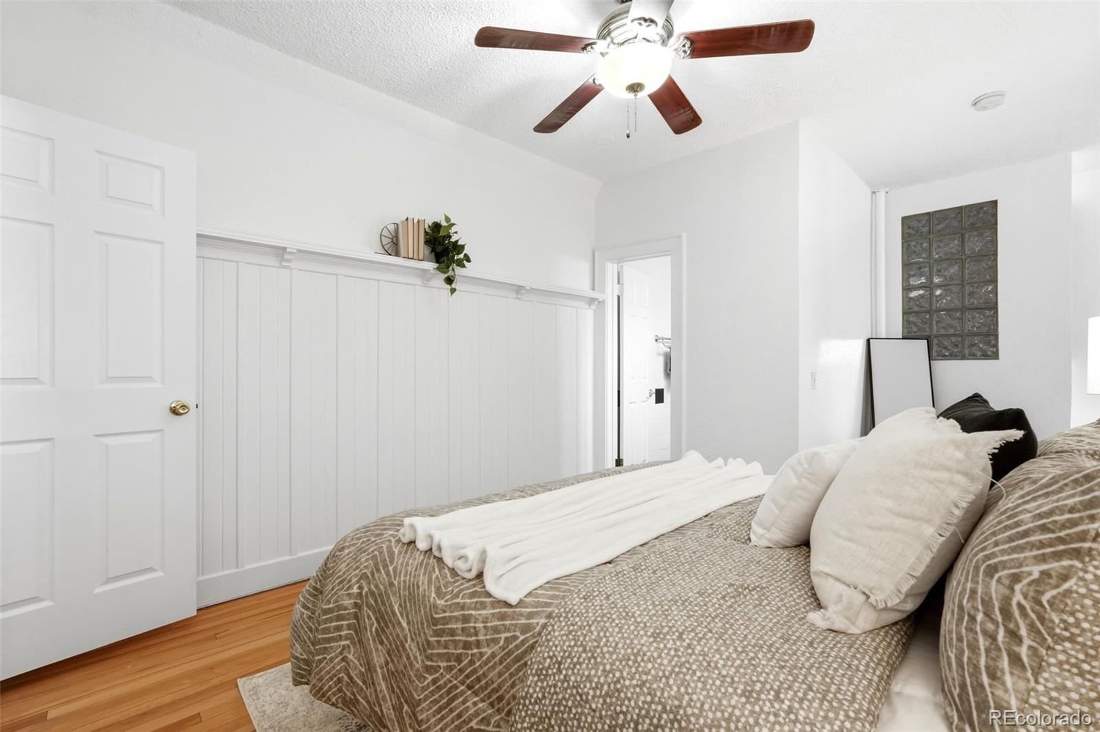 MLS Image #15 for 1376 n pearl street,denver, Colorado