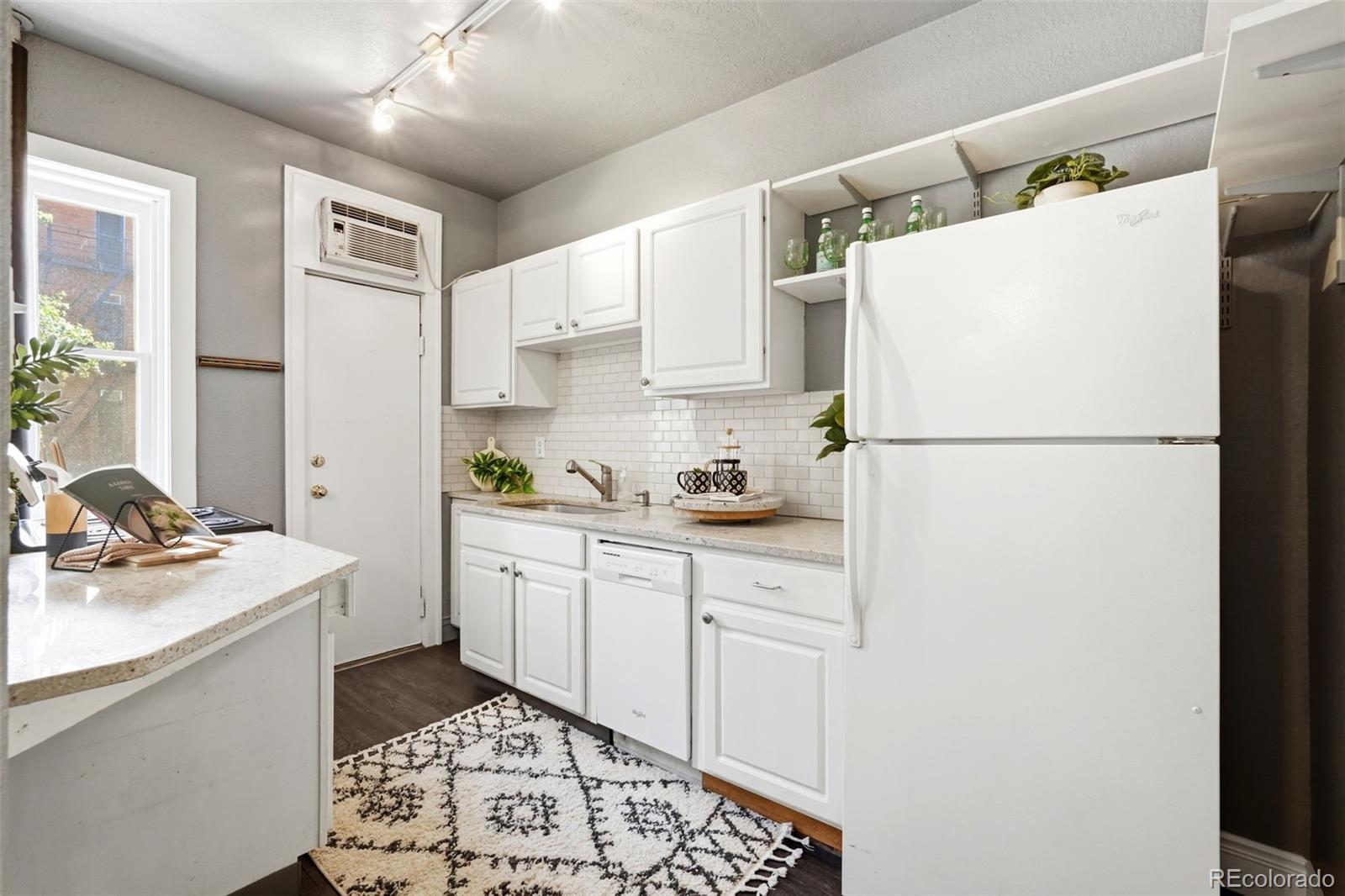 MLS Image #7 for 1376 n pearl street,denver, Colorado