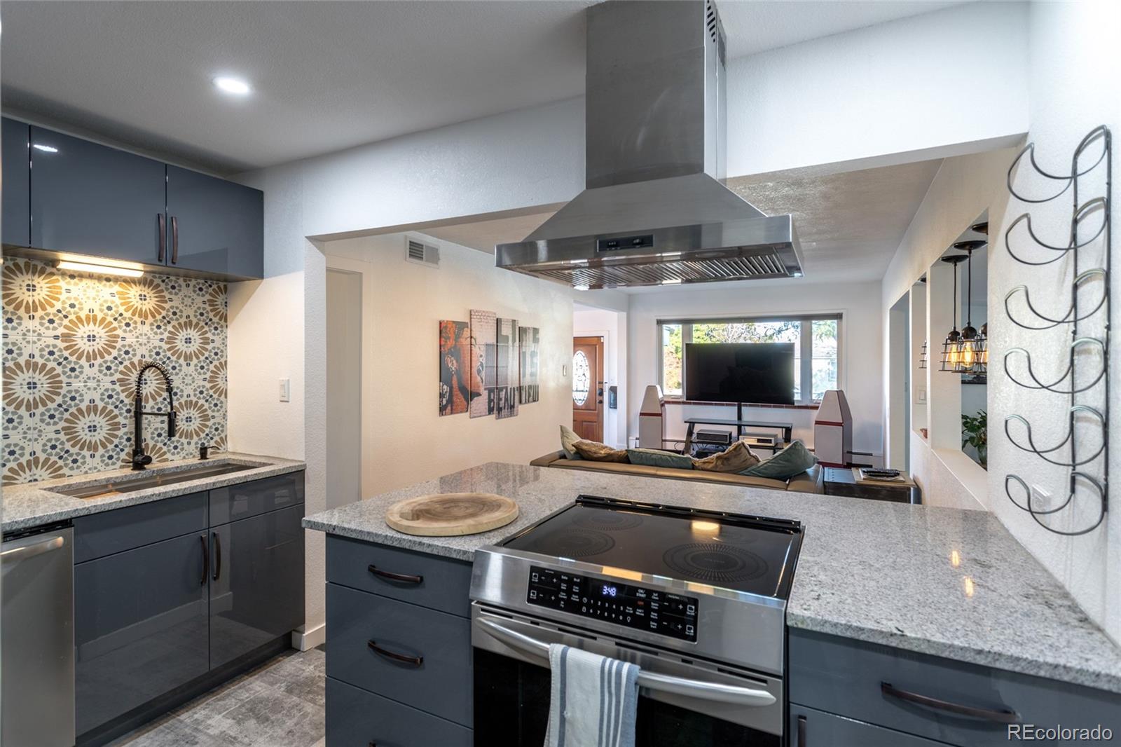 MLS Image #5 for 801 s shoshone street,denver, Colorado