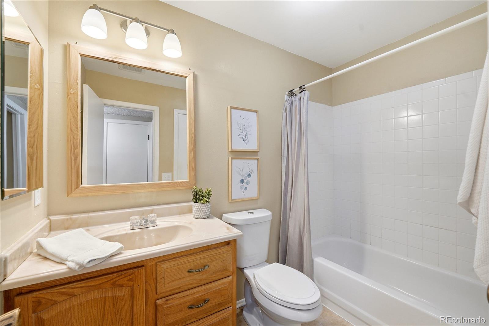 MLS Image #16 for 7068 s knolls way,centennial, Colorado