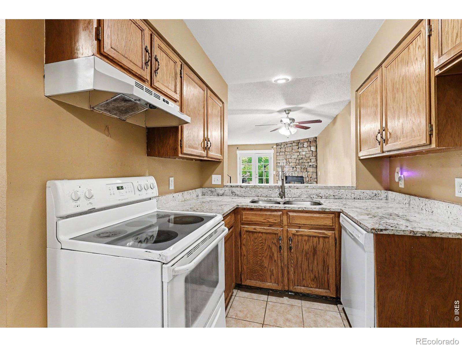 MLS Image #5 for 2220 s jasper way,aurora, Colorado