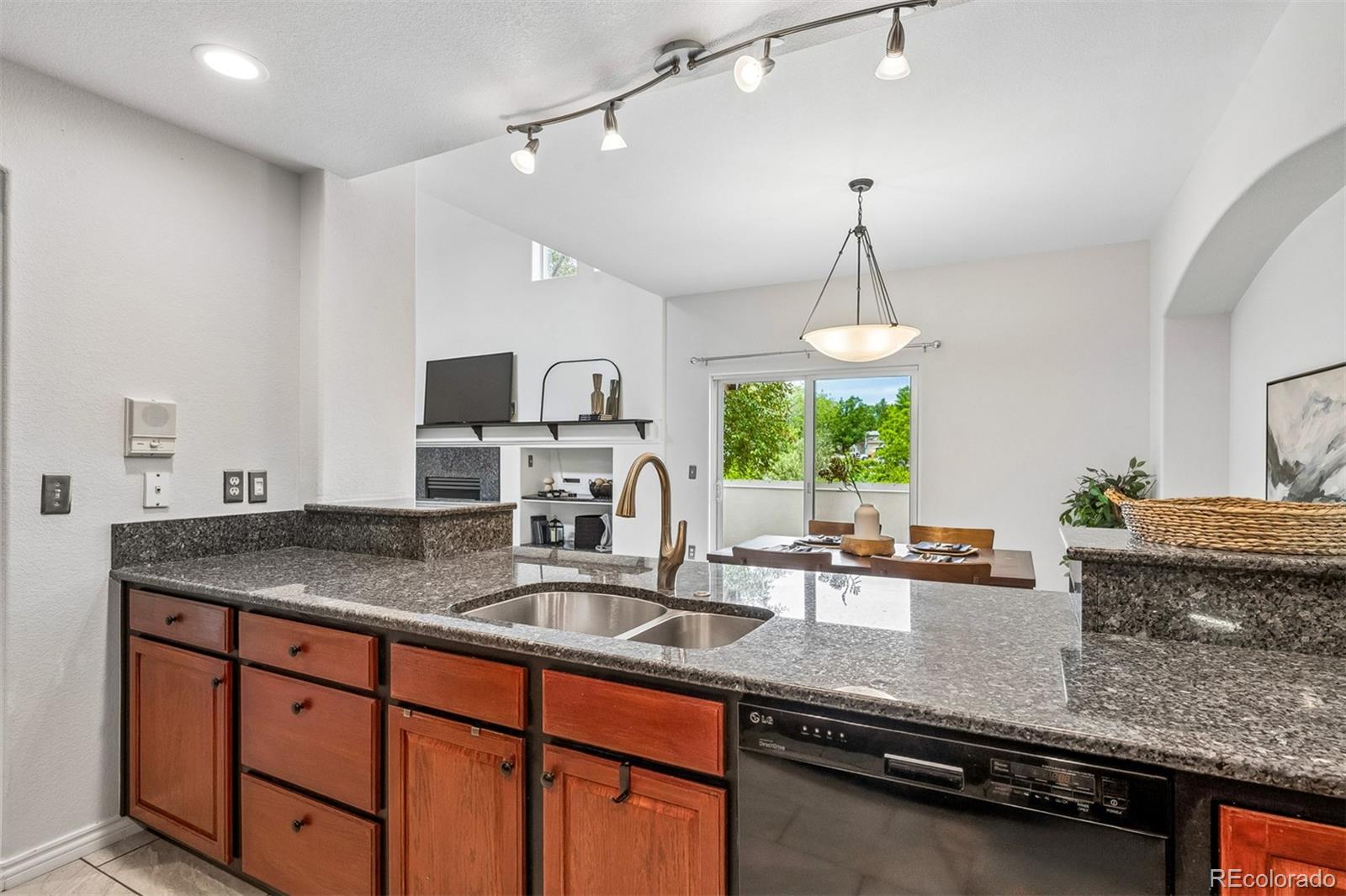 MLS Image #9 for 6697 s forest way,centennial, Colorado