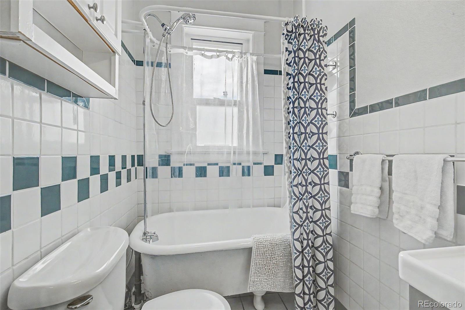 MLS Image #18 for 610 n logan street,denver, Colorado