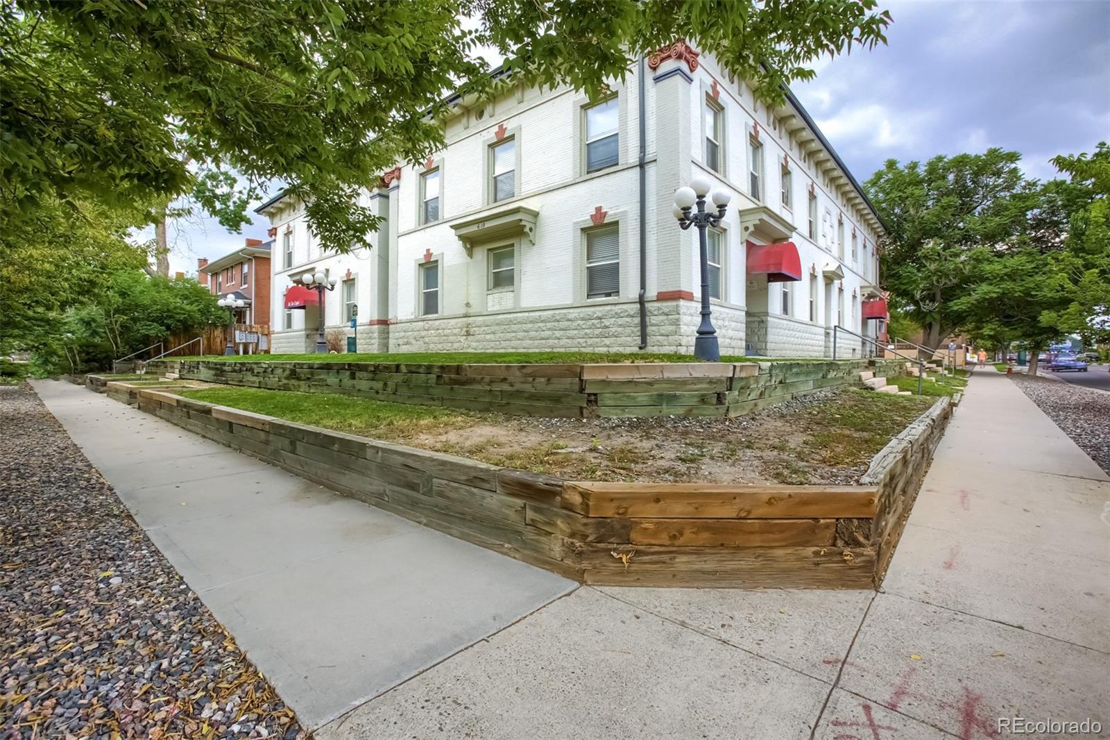 MLS Image #2 for 610 n logan street,denver, Colorado