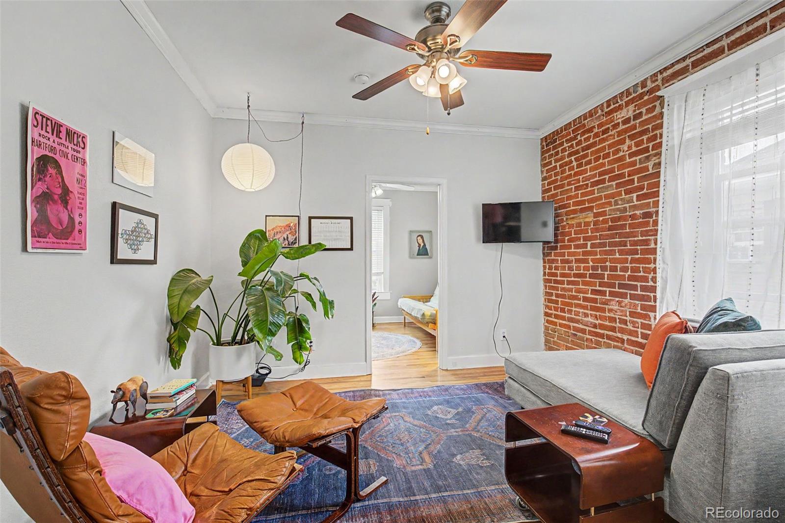 MLS Image #3 for 610 n logan street,denver, Colorado