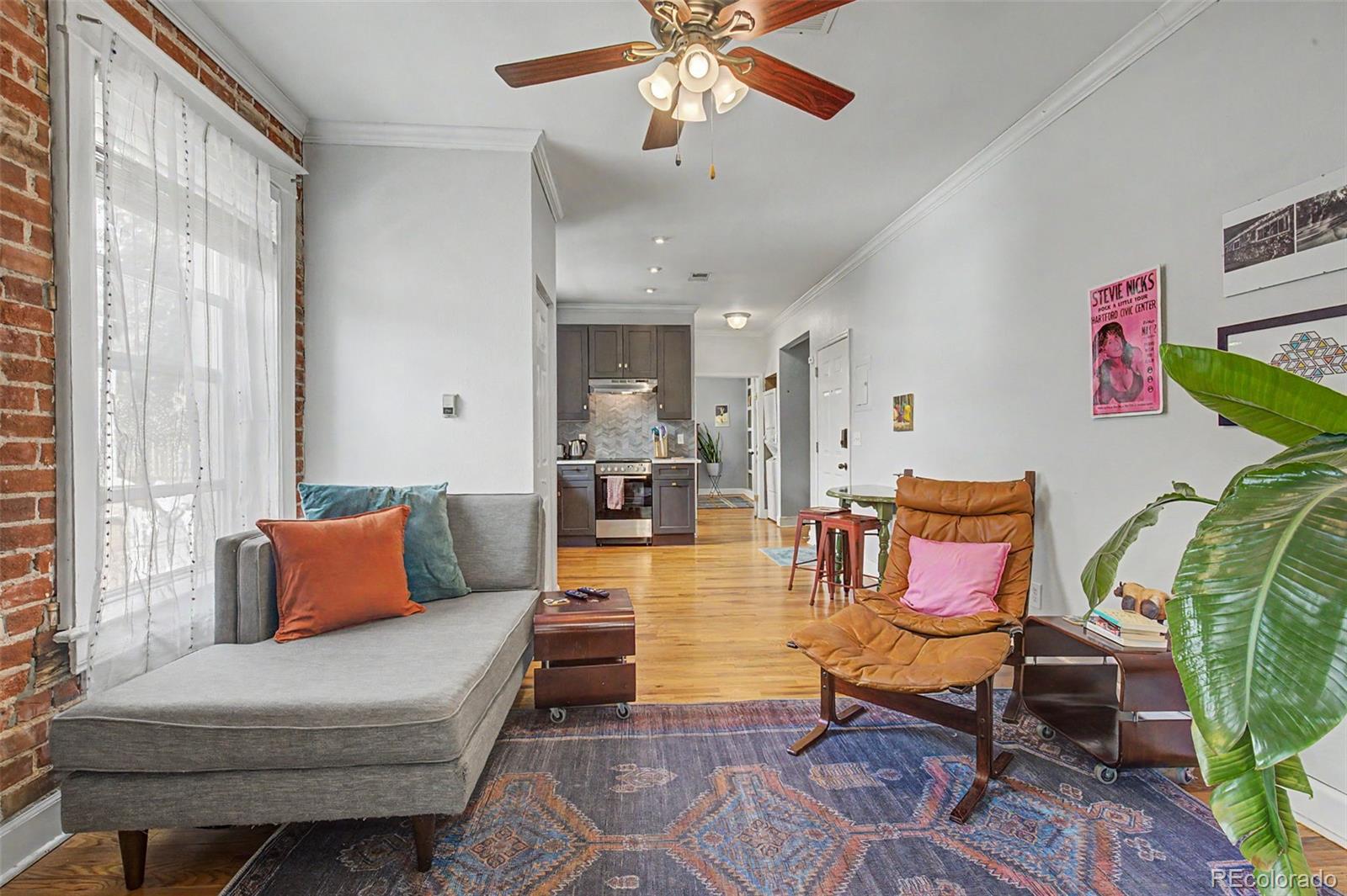 MLS Image #4 for 610 n logan street,denver, Colorado