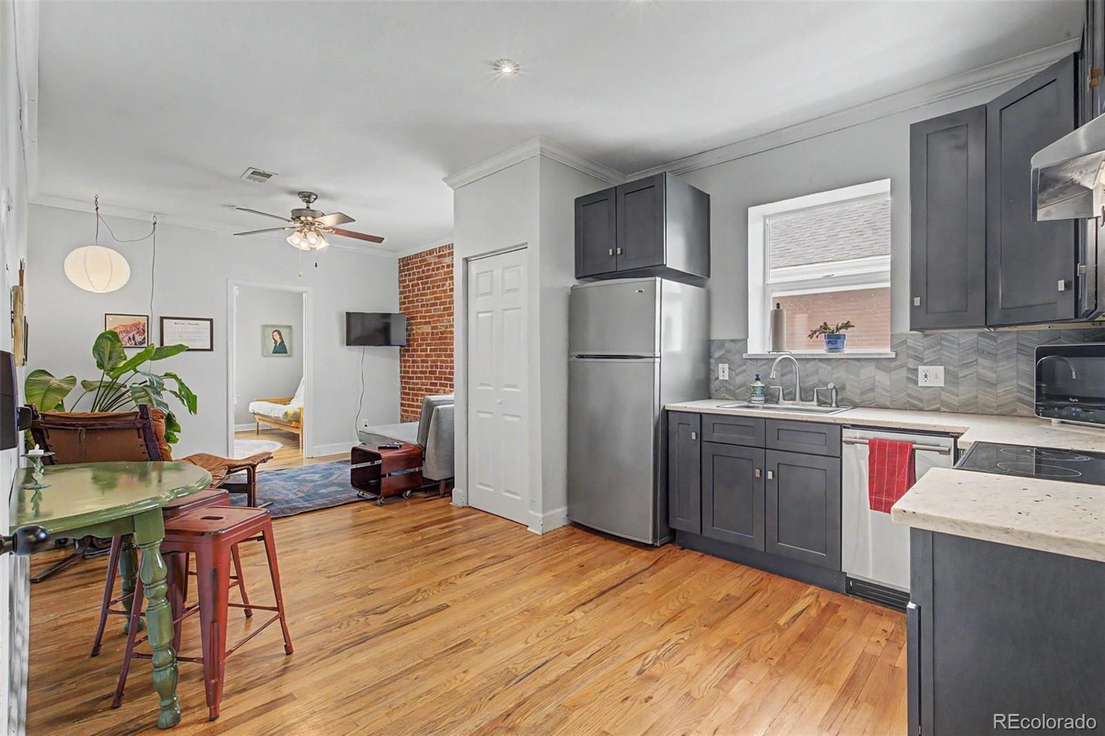 MLS Image #5 for 610 n logan street,denver, Colorado