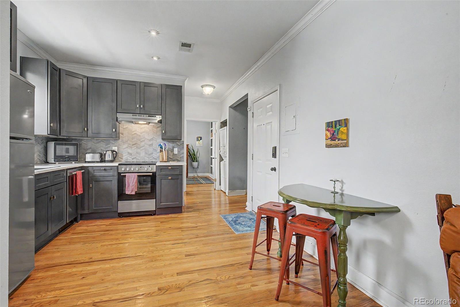 MLS Image #9 for 610 n logan street,denver, Colorado