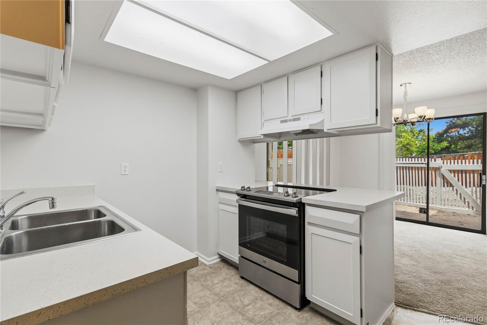 MLS Image #10 for 3040 s macon circle,aurora, Colorado