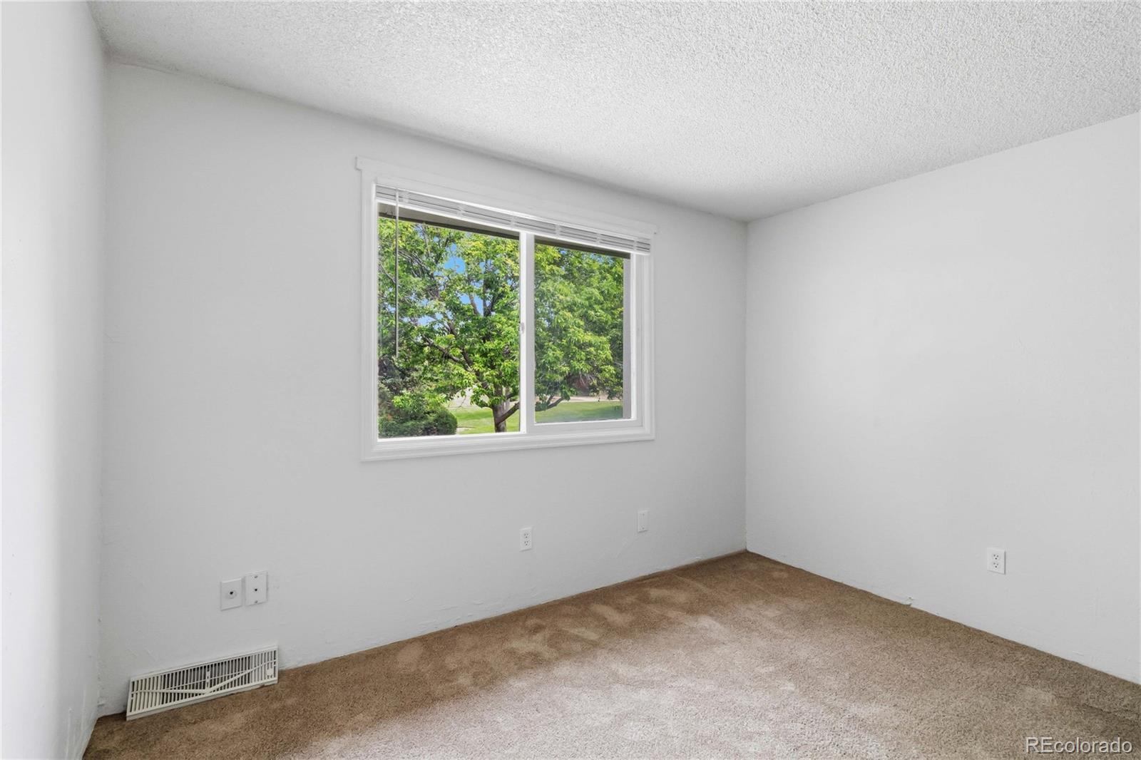 MLS Image #13 for 3040 s macon circle,aurora, Colorado