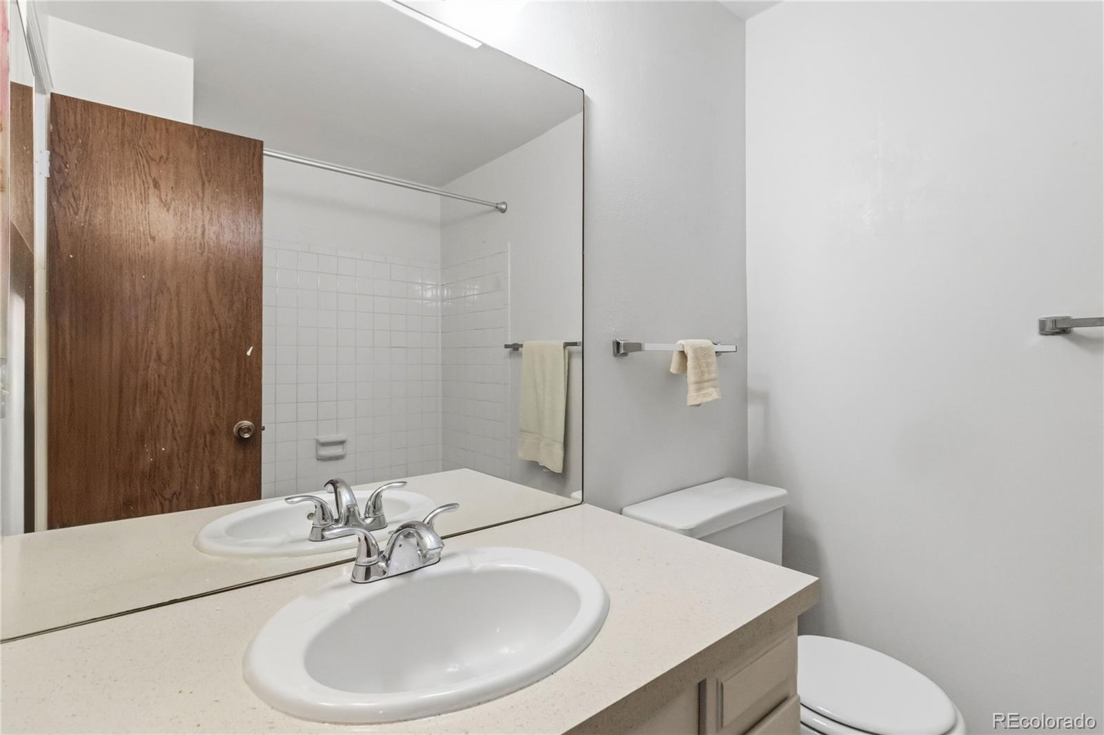 MLS Image #18 for 3040 s macon circle,aurora, Colorado