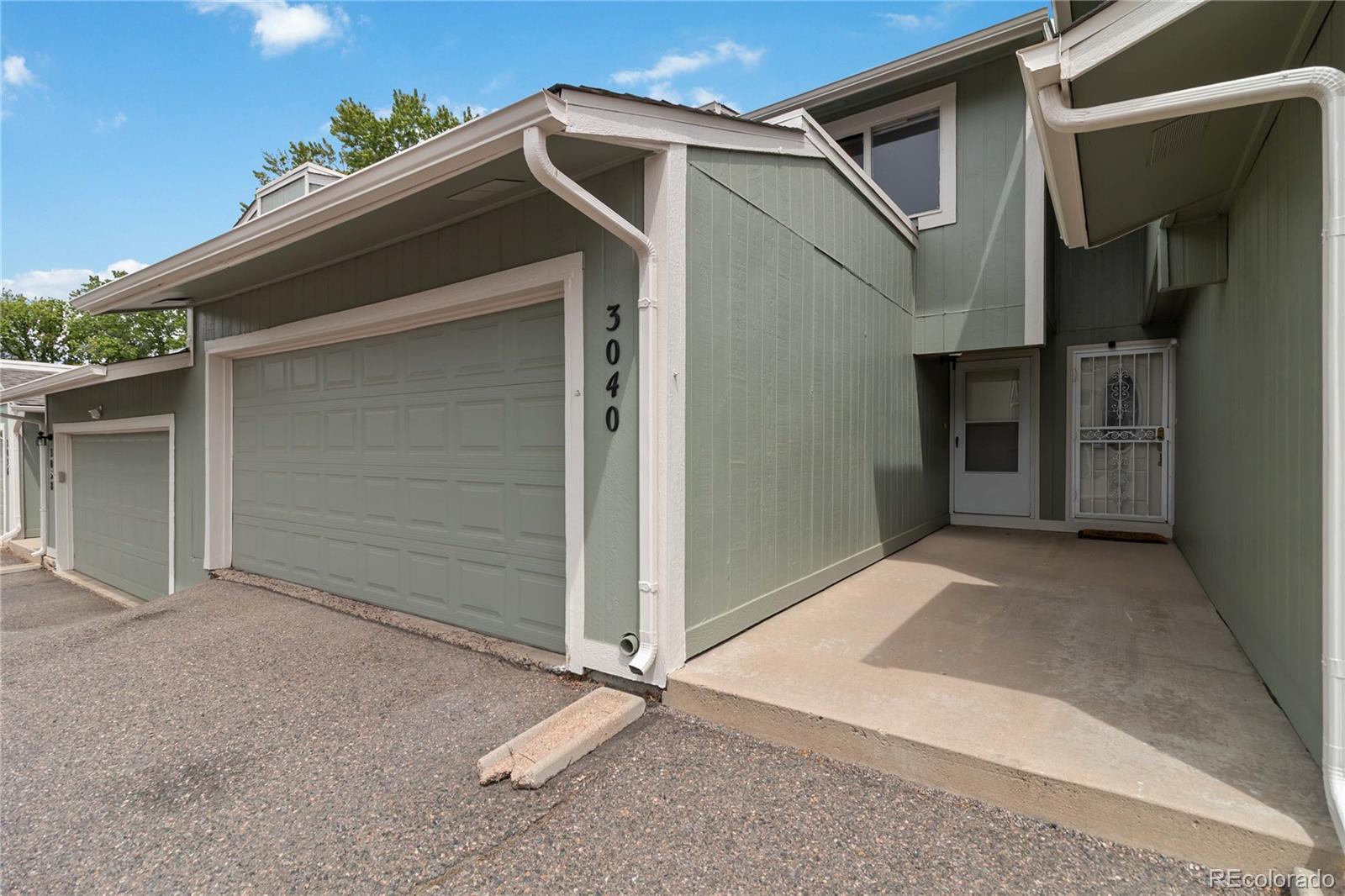 MLS Image #2 for 3040 s macon circle,aurora, Colorado