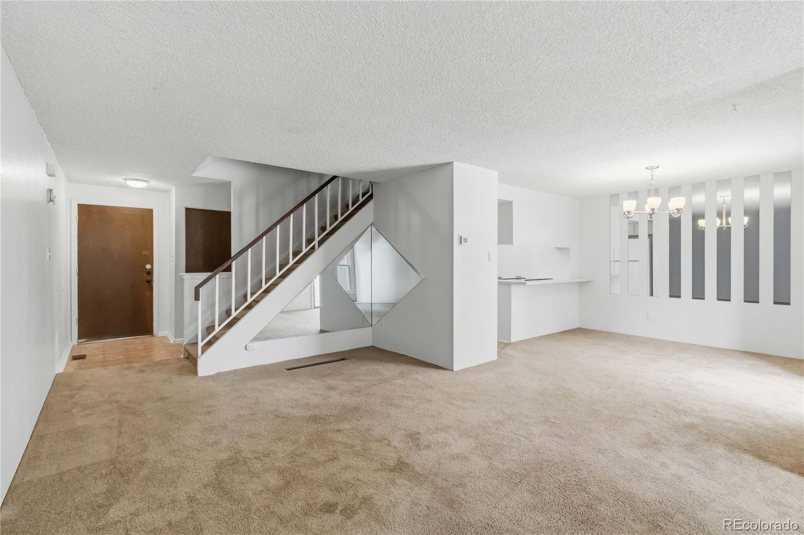 MLS Image #3 for 3040 s macon circle,aurora, Colorado