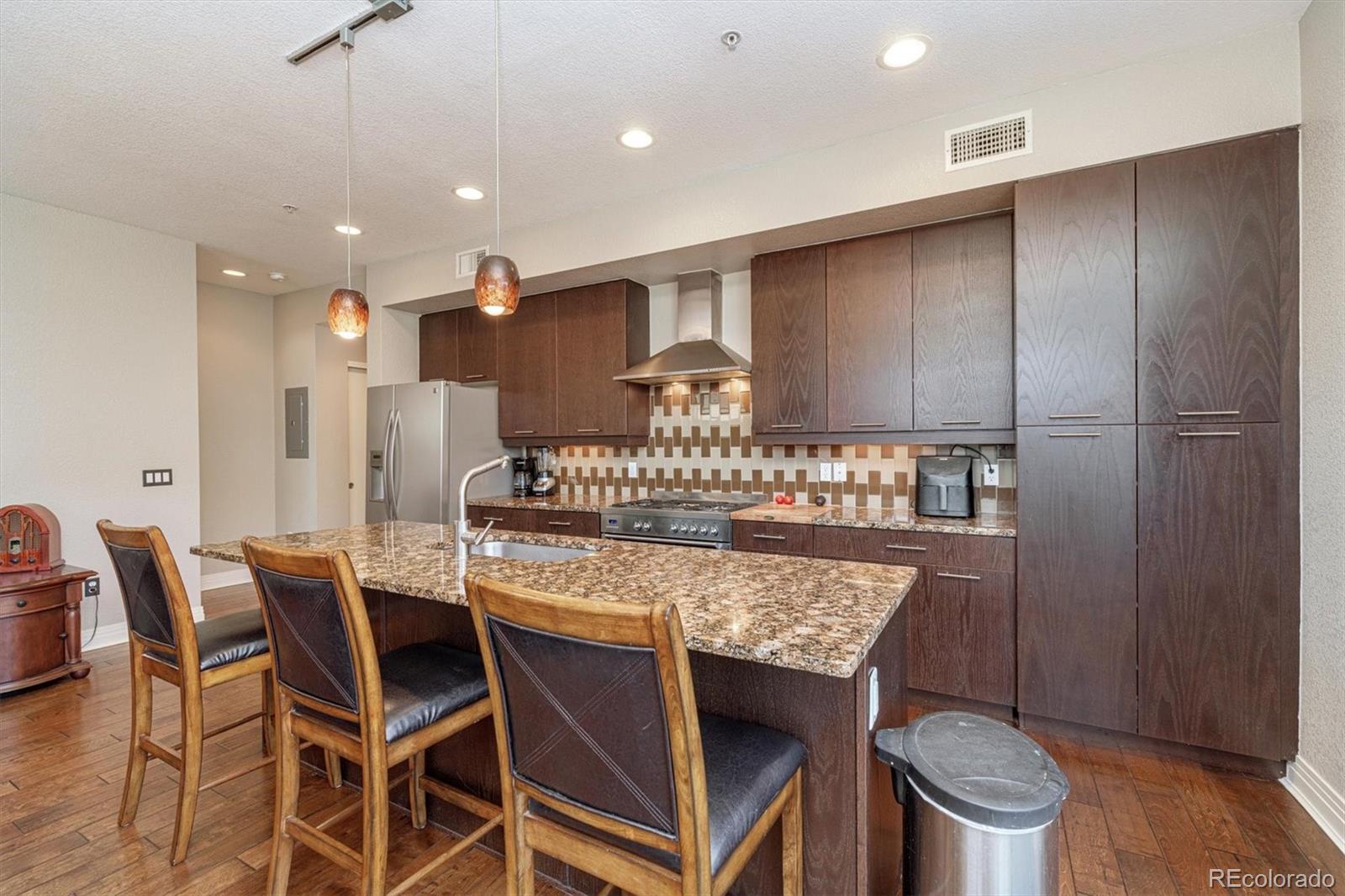 MLS Image #4 for 2650  front view cresent ,denver, Colorado