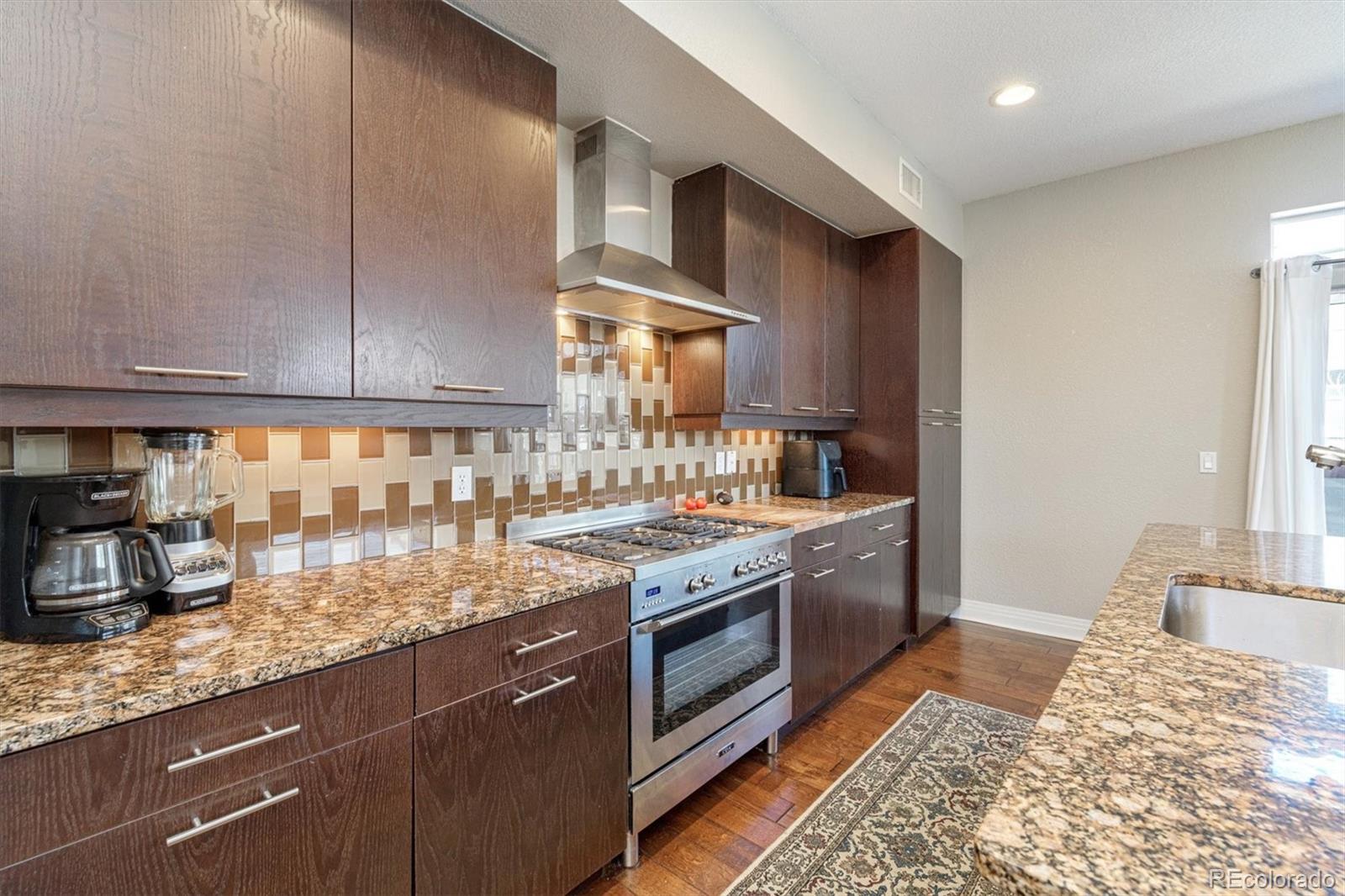 MLS Image #6 for 2650  front view cresent ,denver, Colorado