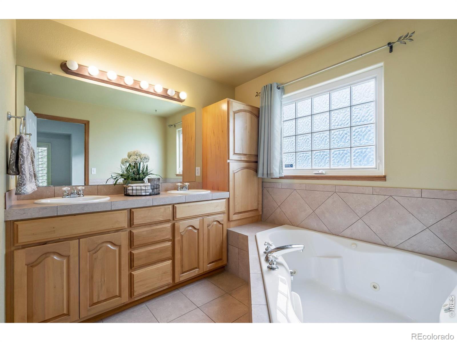 MLS Image #22 for 27811  hopi trail,loveland, Colorado