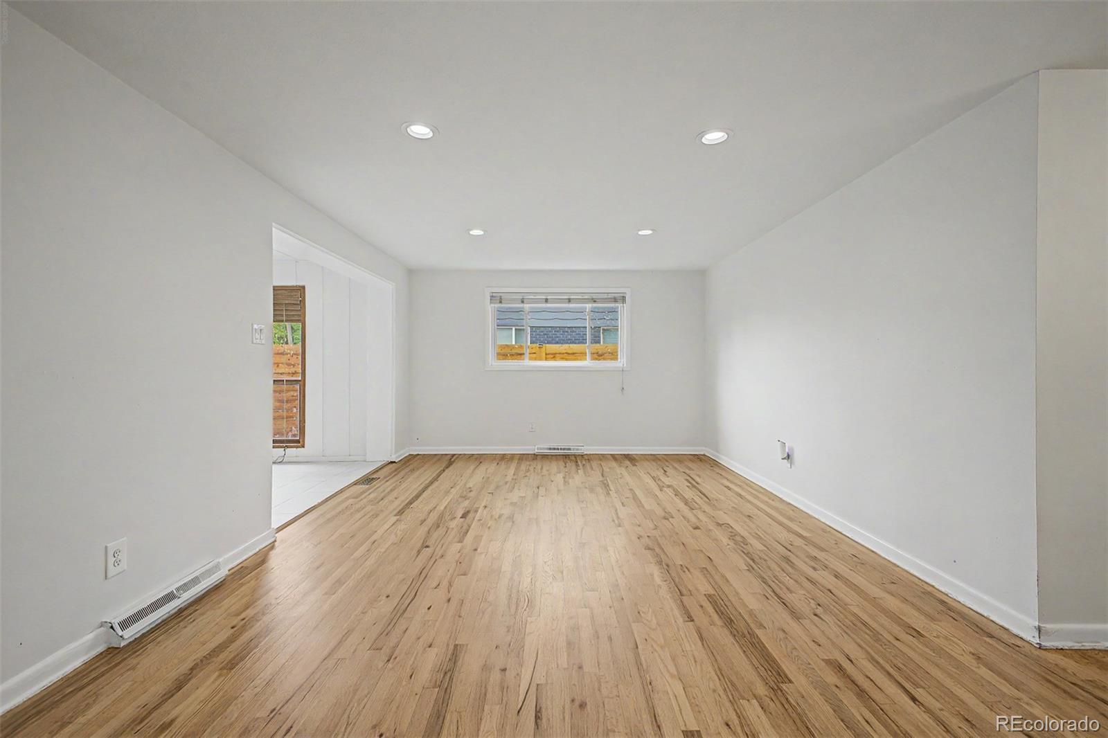 MLS Image #10 for 520  iola street,aurora, Colorado