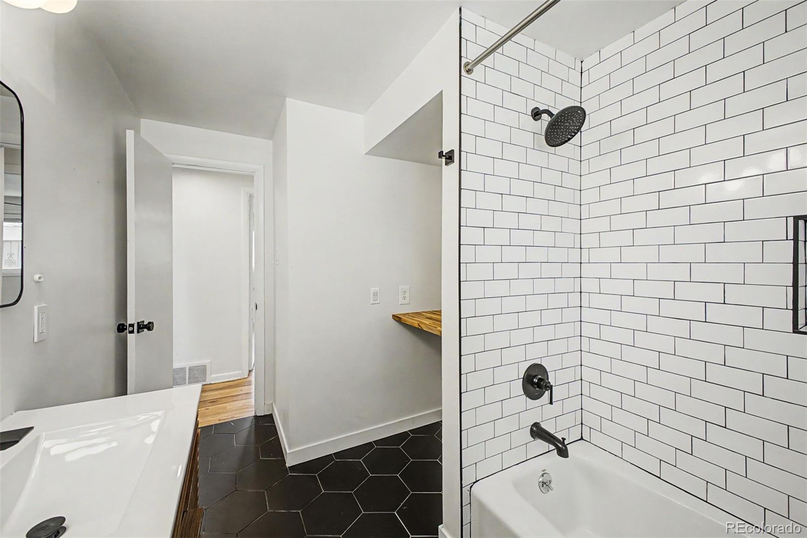 MLS Image #28 for 520  iola street,aurora, Colorado