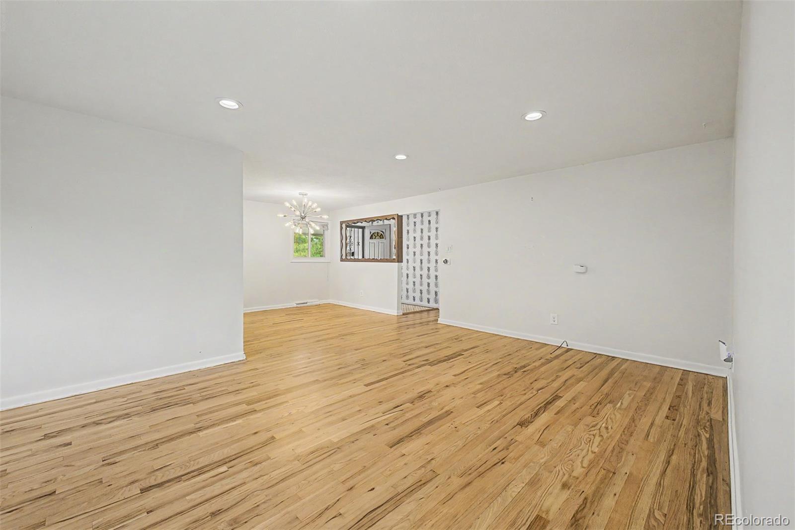 MLS Image #8 for 520  iola street,aurora, Colorado