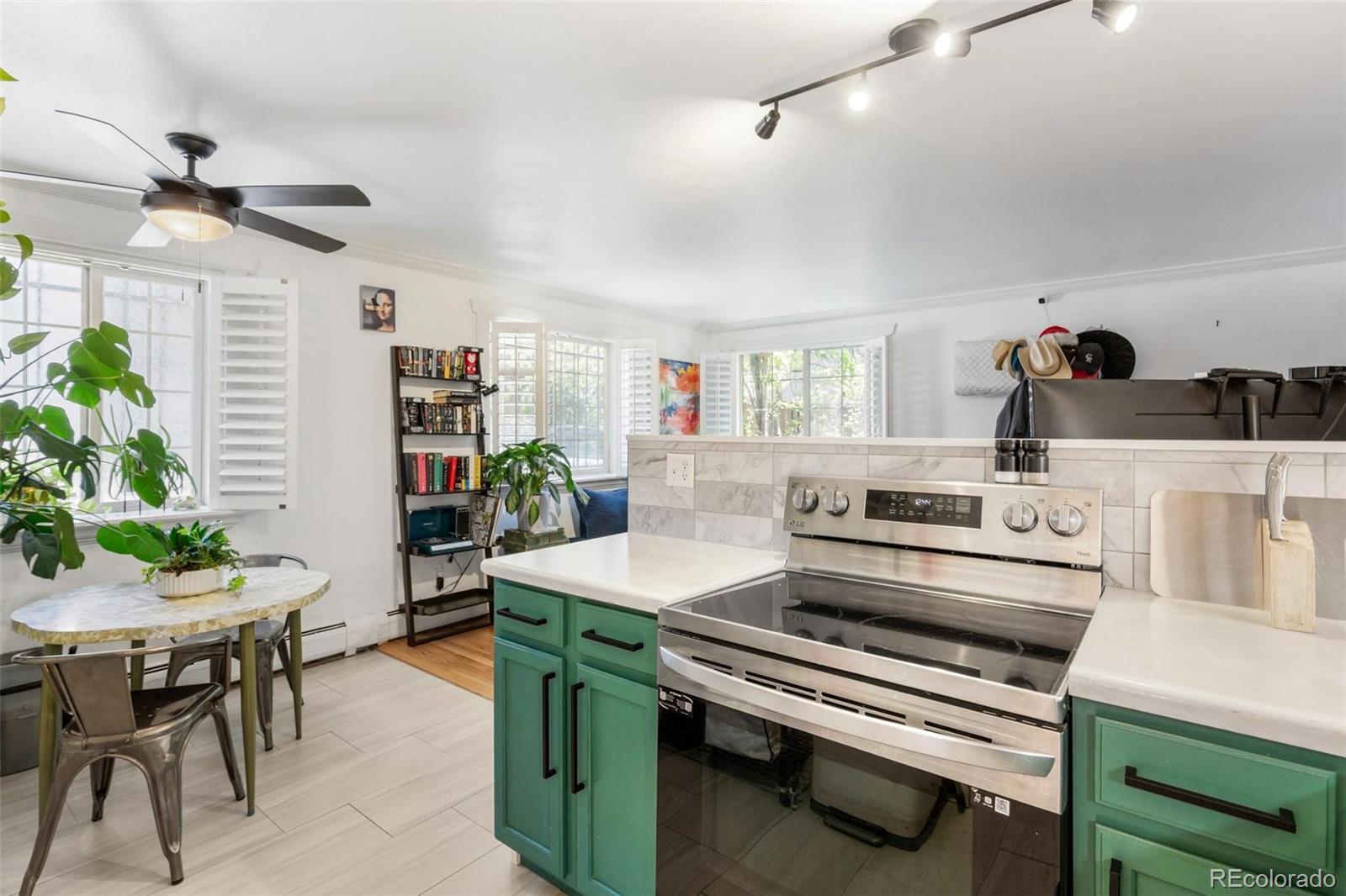 MLS Image #13 for 70 n grant street 14,denver, Colorado