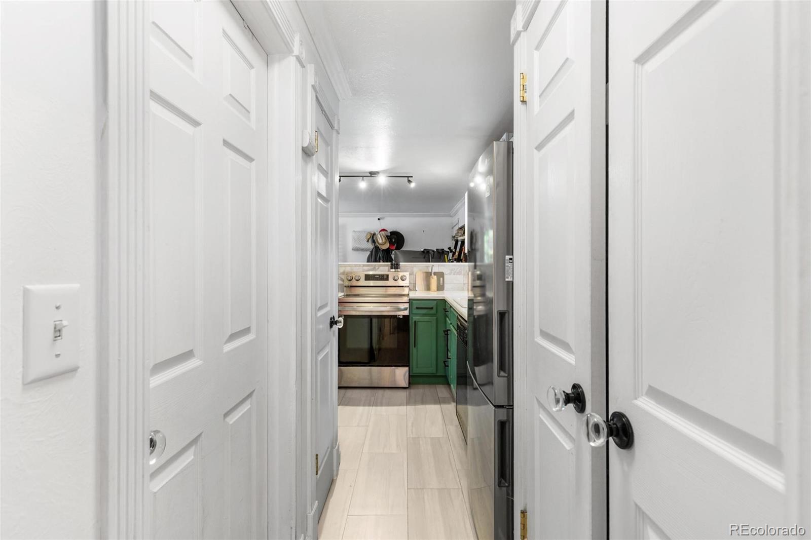 MLS Image #16 for 70 n grant street 14,denver, Colorado