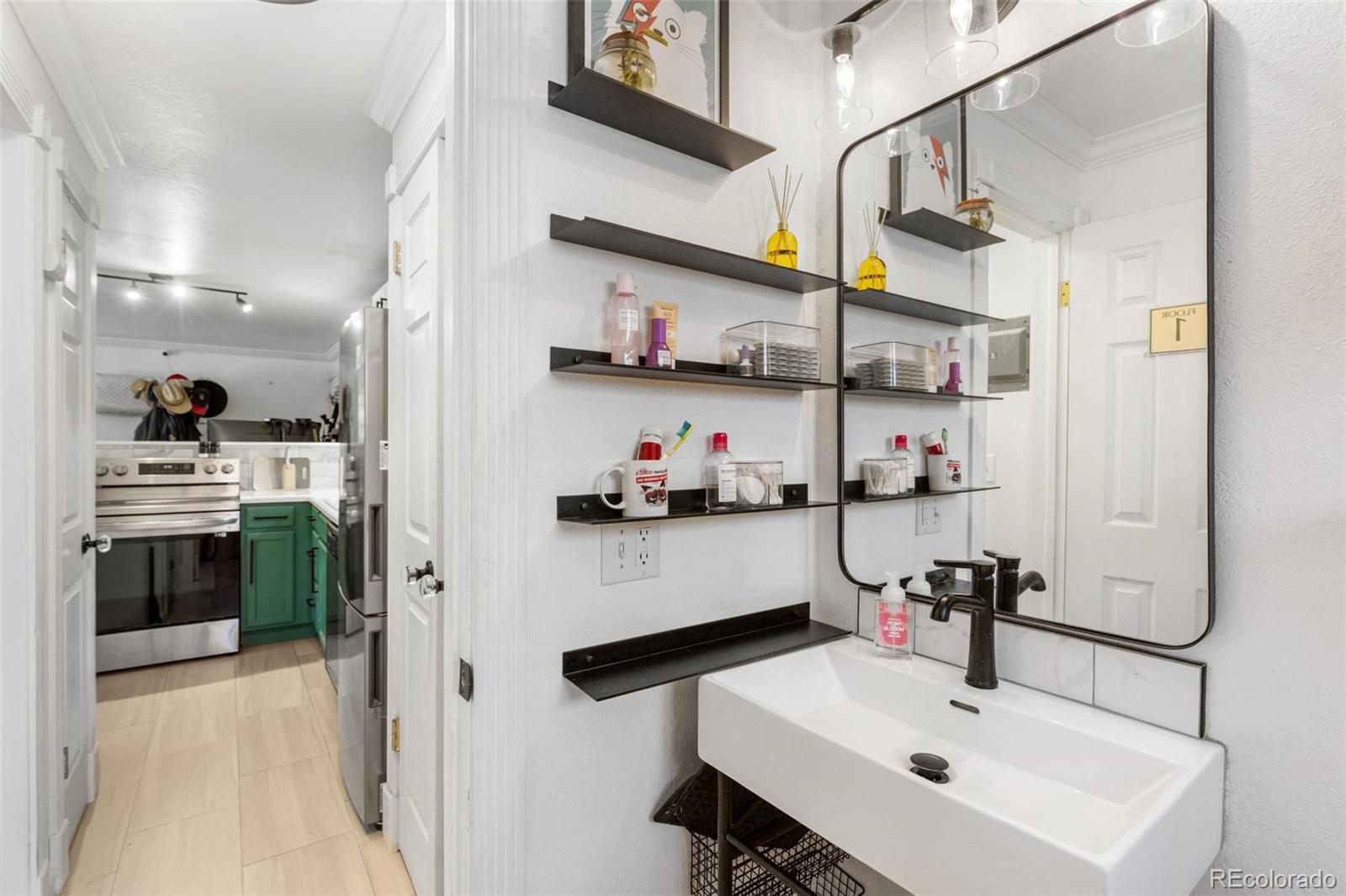 MLS Image #19 for 70 n grant street 14,denver, Colorado